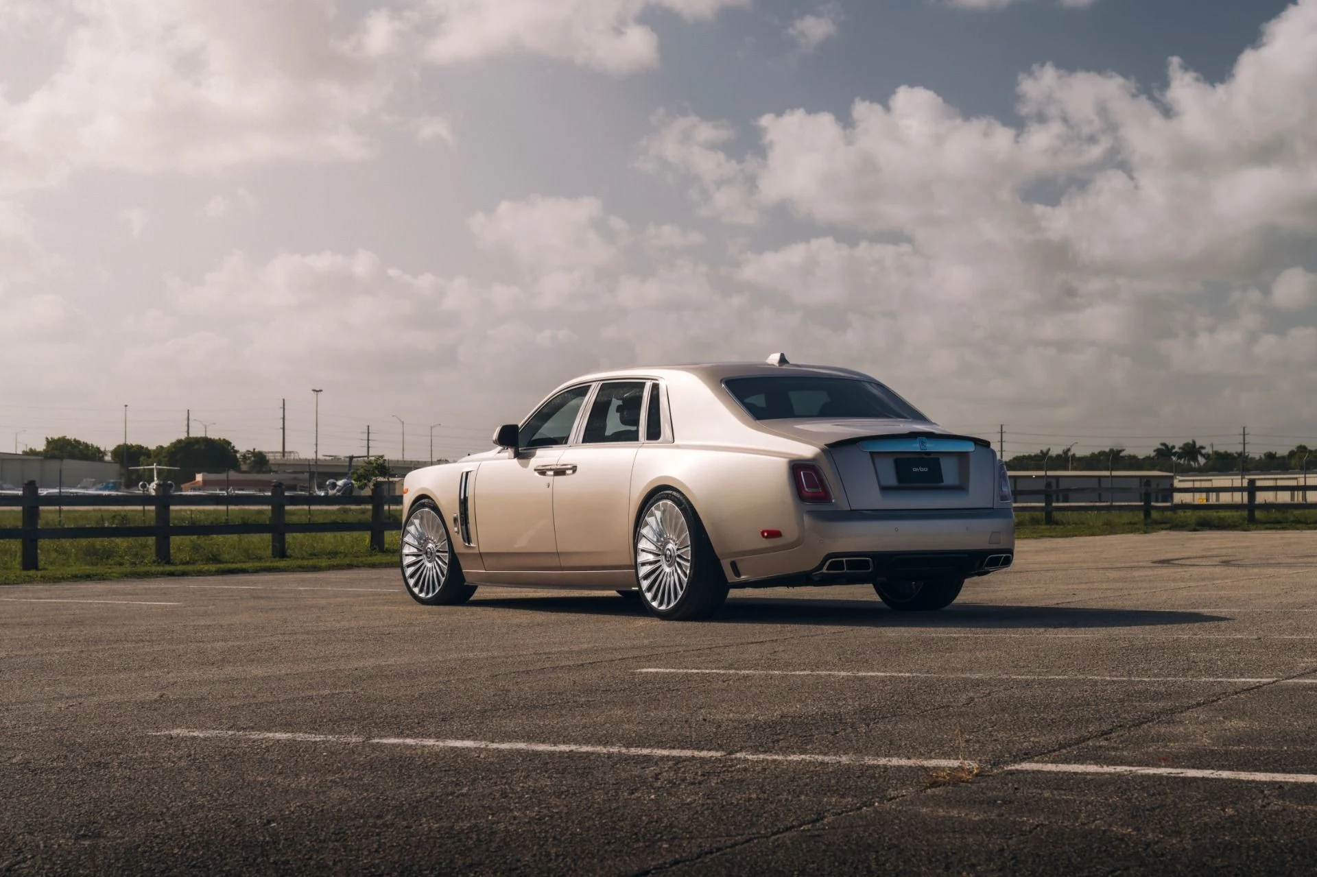 mph010_889761129_Used_2019_Rolls_Royce_Phantom_FULL_MANSORY_BUILD_525600_MSRP_White_Sands_Paint_w_Starlight_Warranty_1753731338_418fd0aea3