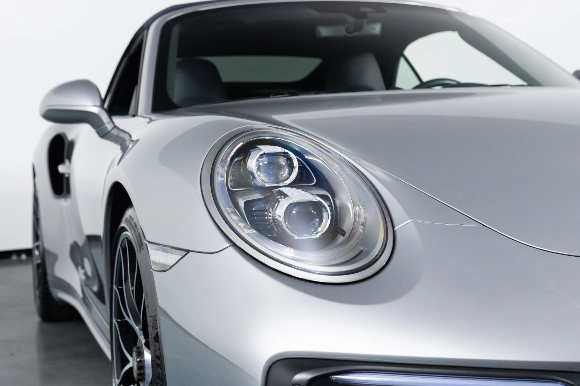 mph010_893795484_Used_2019_Porsche_911_Turbo_S_1782003484_2165a8f734