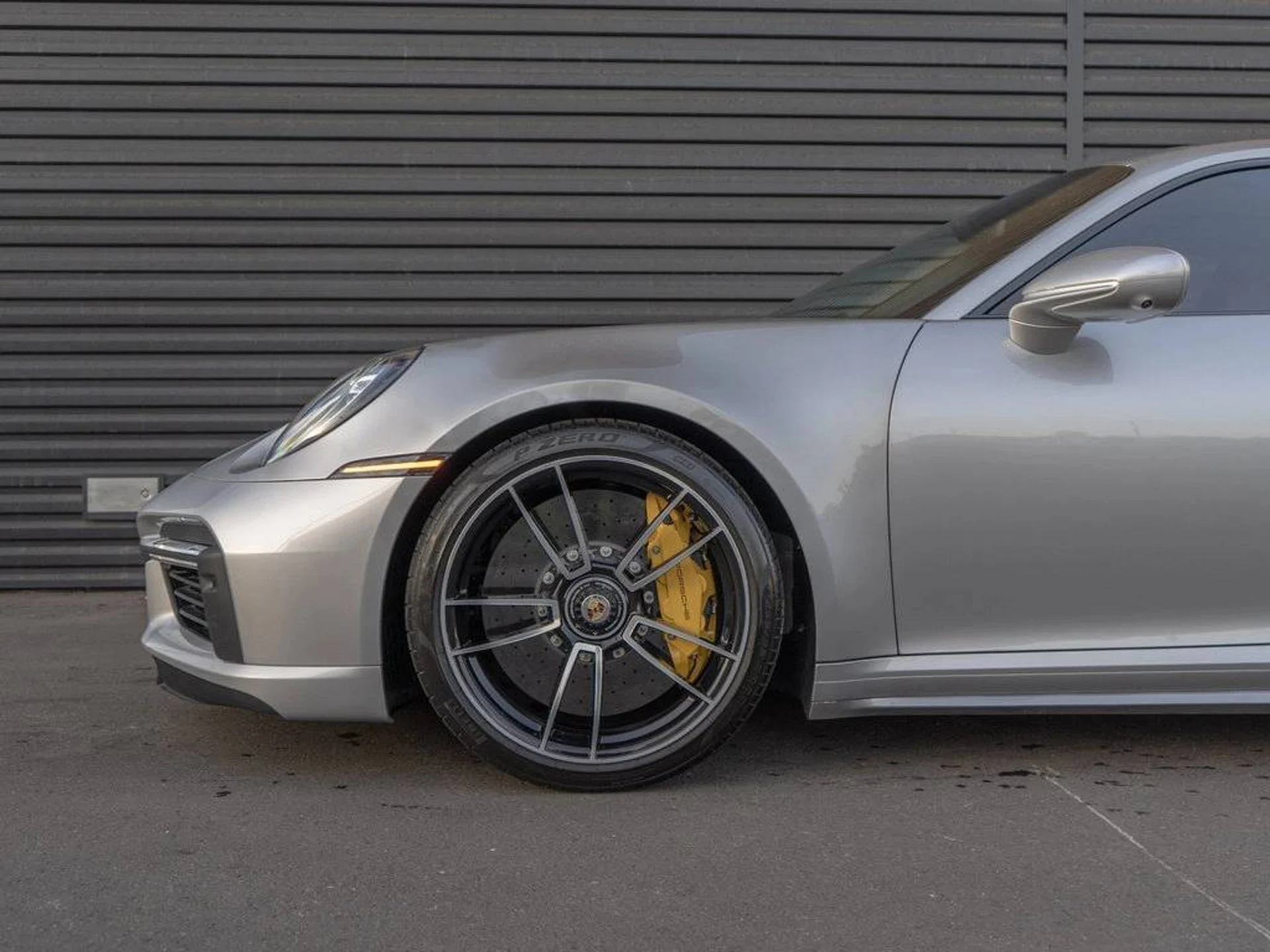 mph010_895038703_1280_4d3d2b1a1b