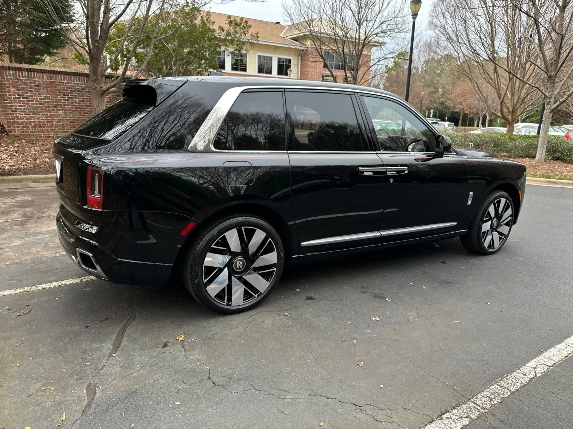 mph010_89550626_Used_2025_Rolls_Royce_Cullinan_1764879812_67d475658f