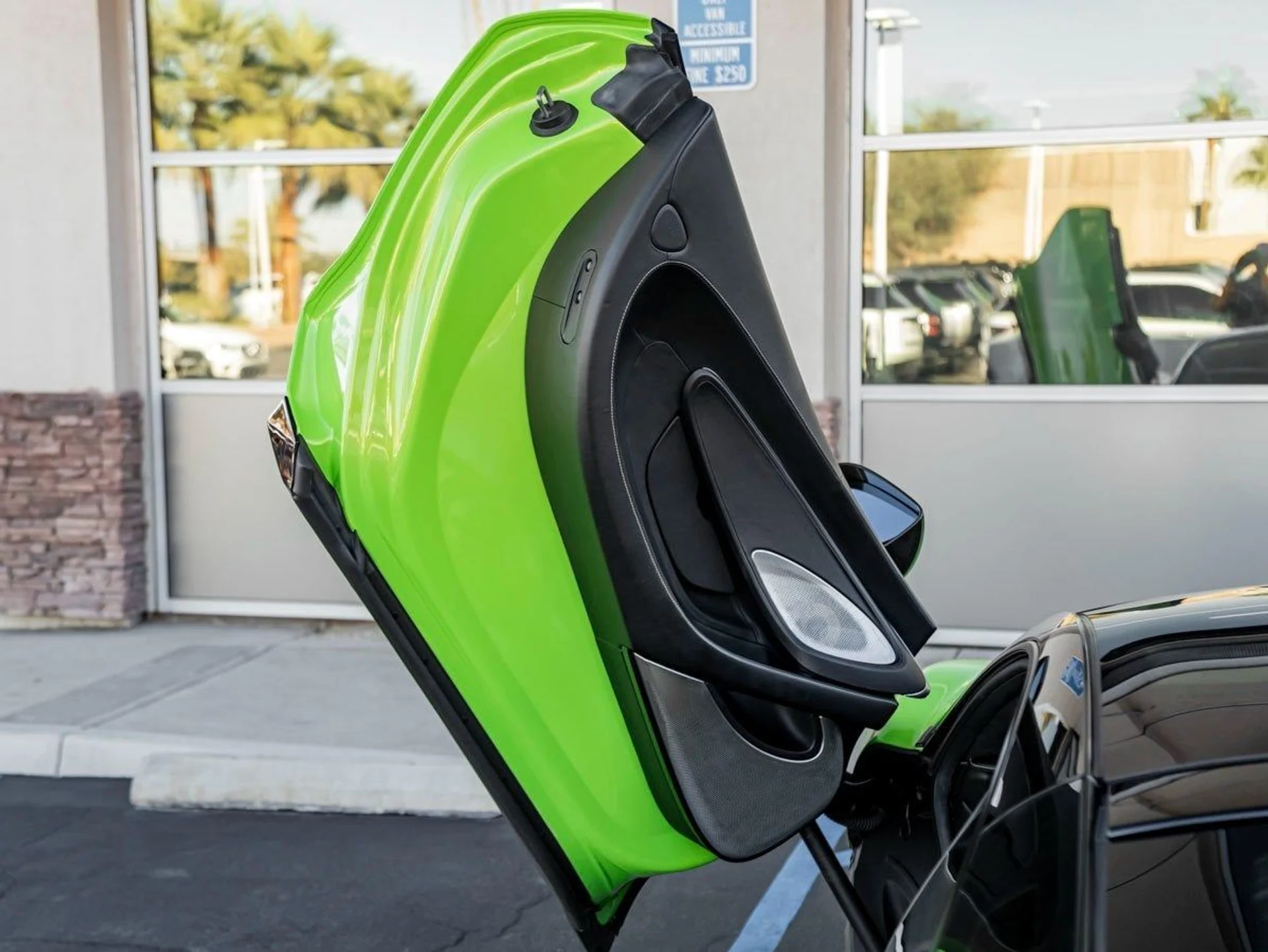 mph010_896365596_11_40016d4a4e