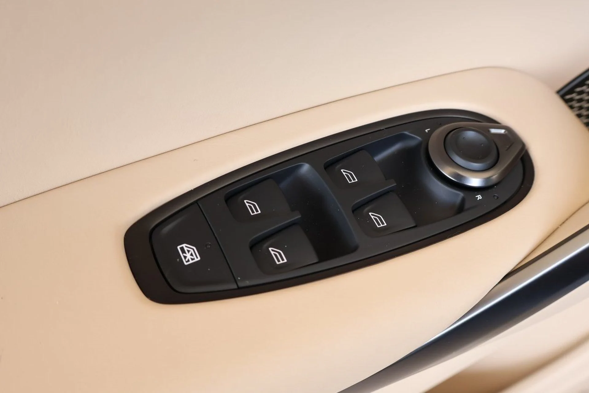 mph010_904433004_11_9df88b2070