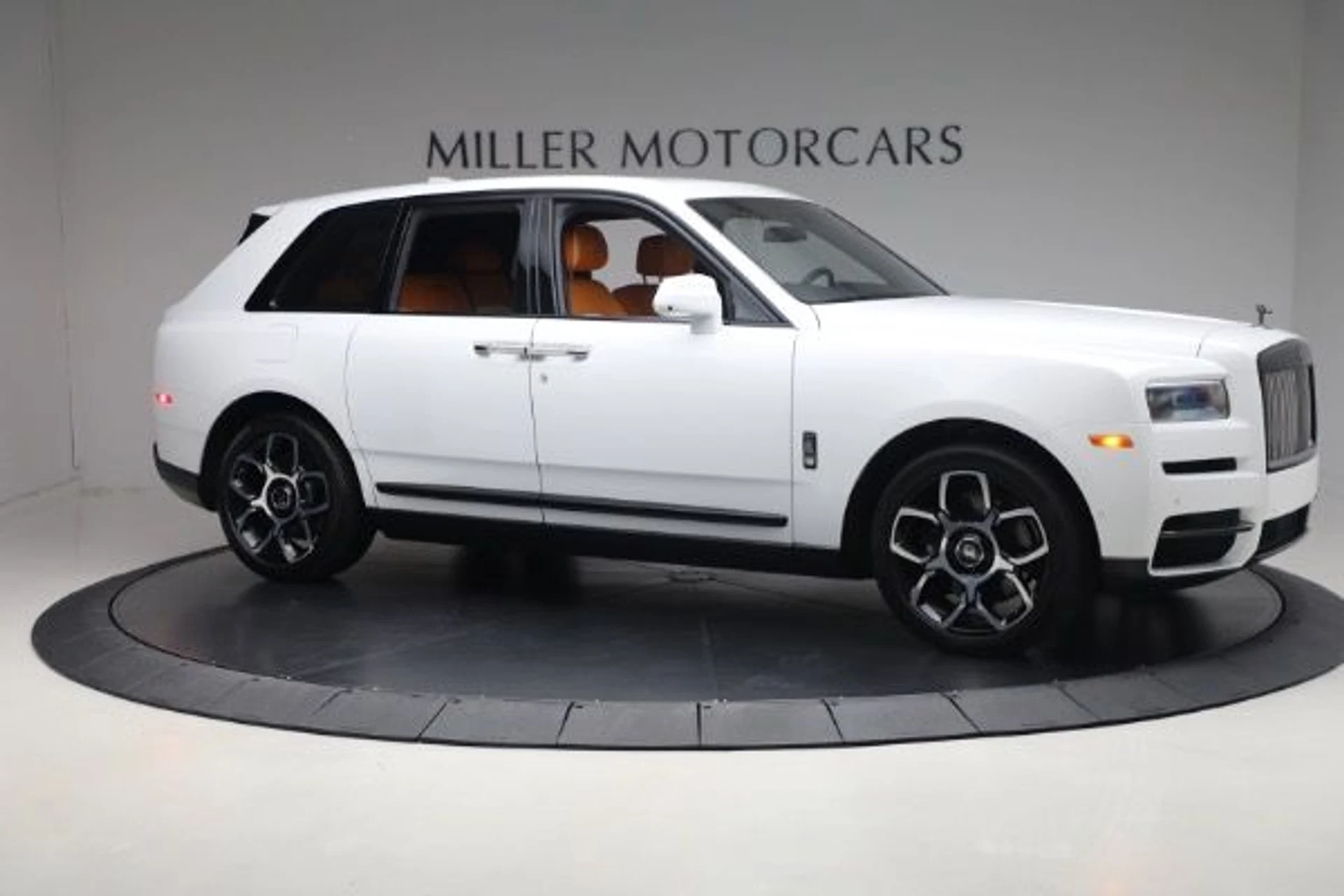 mph010_905018302_Used_2022_Rolls_Royce_Black_Badge_Cullinan_2bc14bb2c5