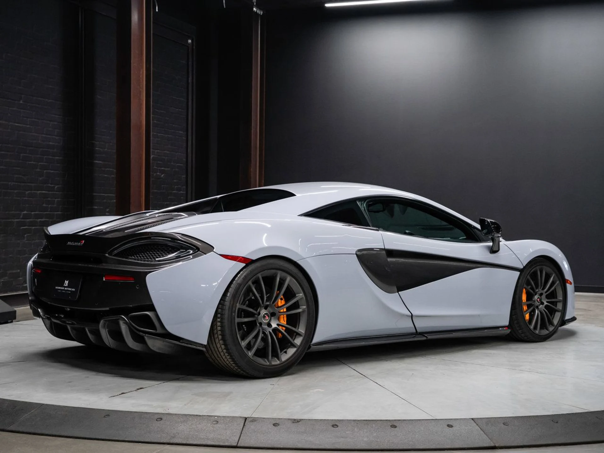 mph010_907356288_mclaren_570s_2017_d7ab08baa9