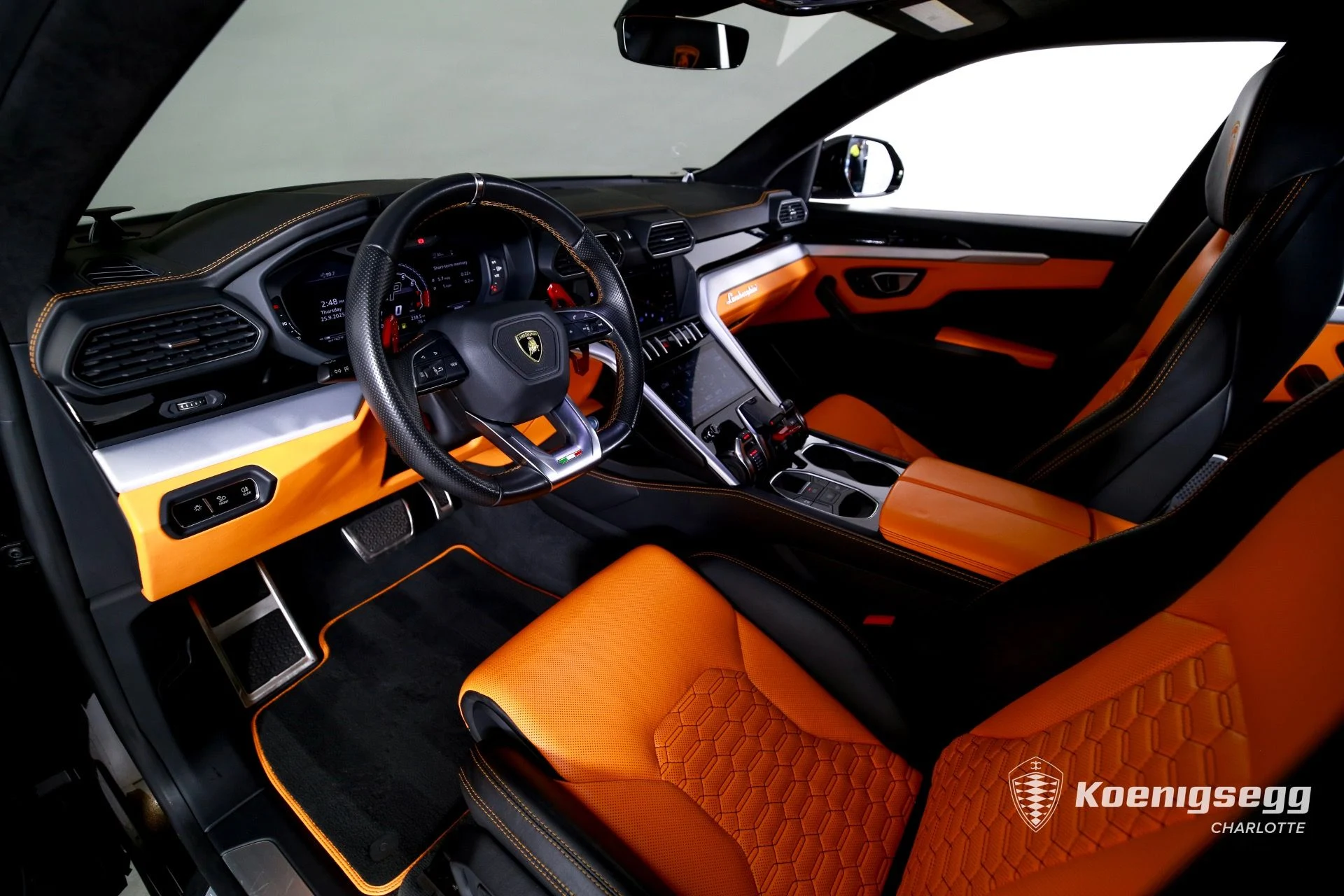 mph010_907847158_Used_2019_LAMBORGHINI_URUS_1760989732_fdff8b5dc9