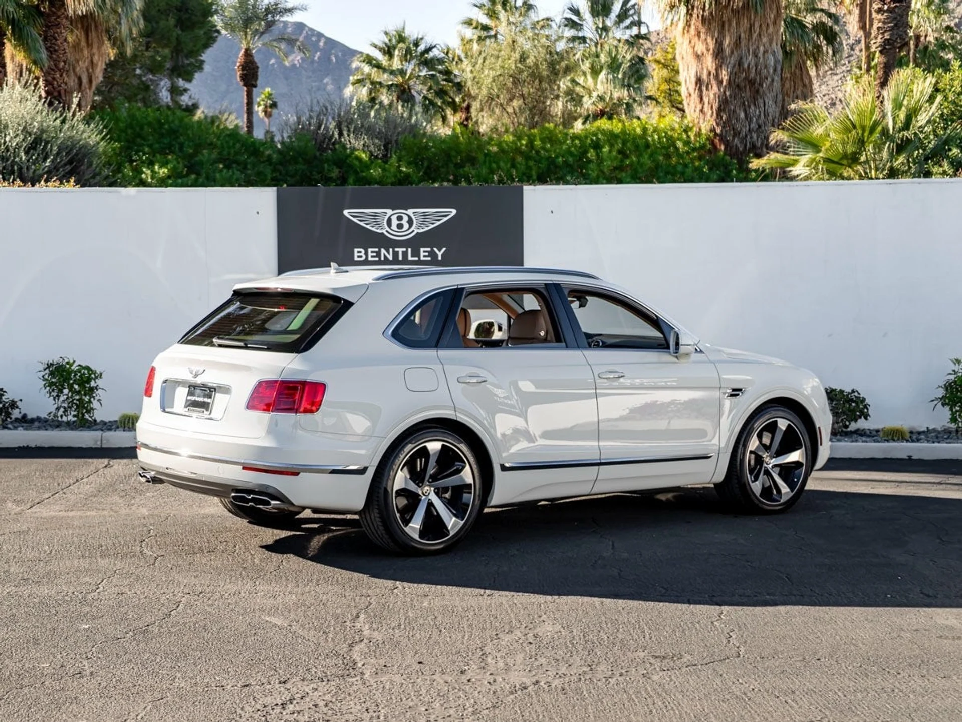 mph010_919085133_11_2371b30724