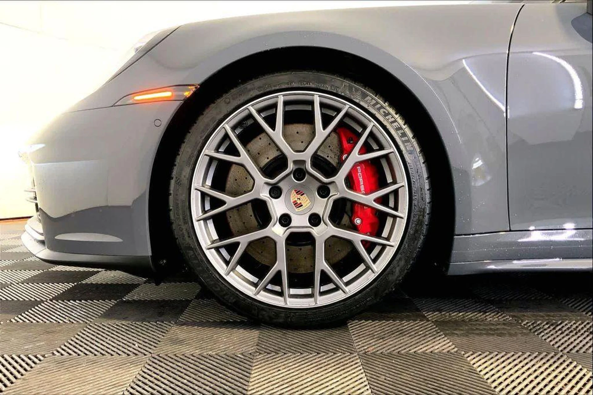 mph010_919730206_5i_tbb_d_E5bj_Bc_XQ_0l5ho_GP_3g0_34923158be