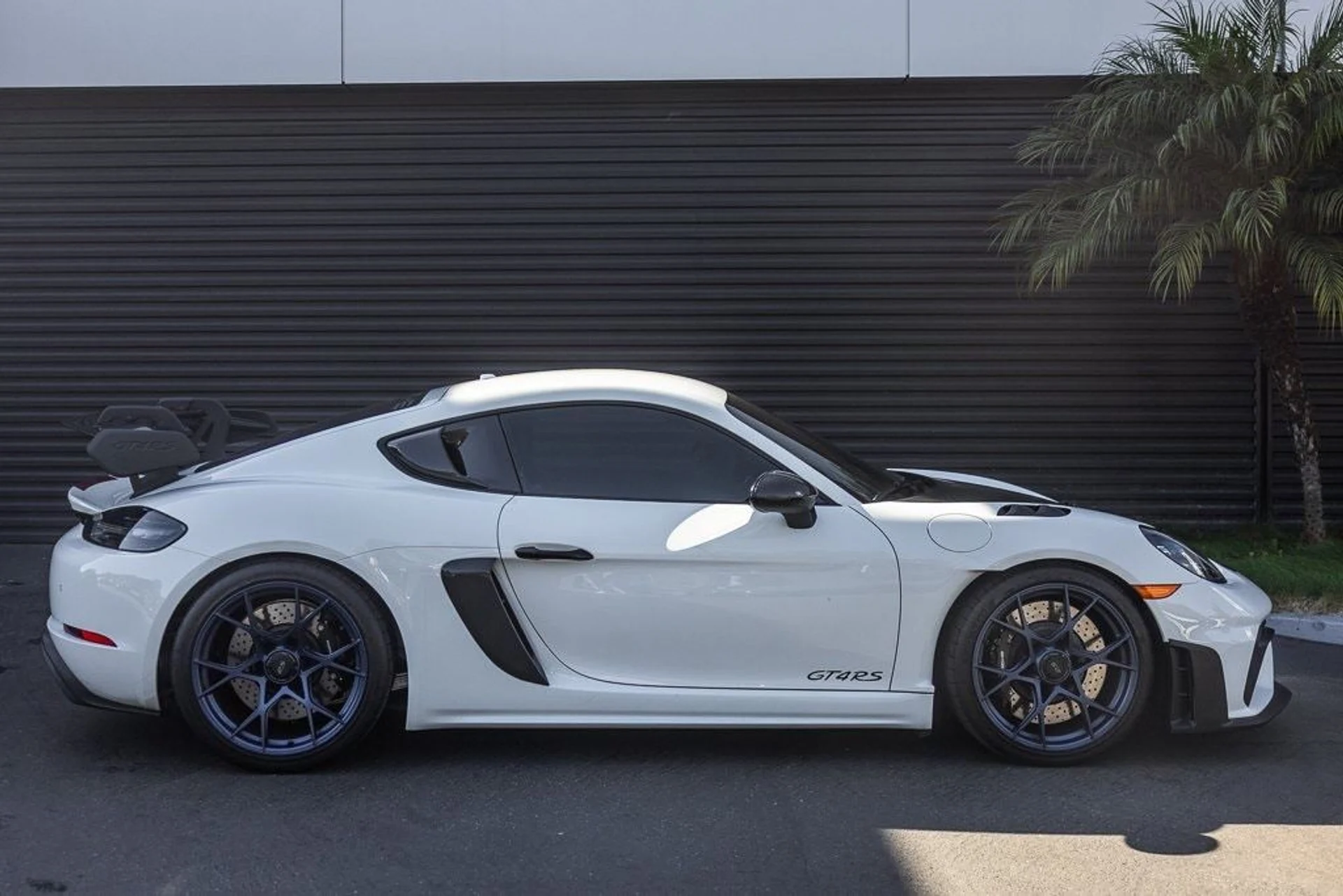 mph010_921297887_2b1e560933834c64f4d9402d5b1f0d35x_32f630d85d