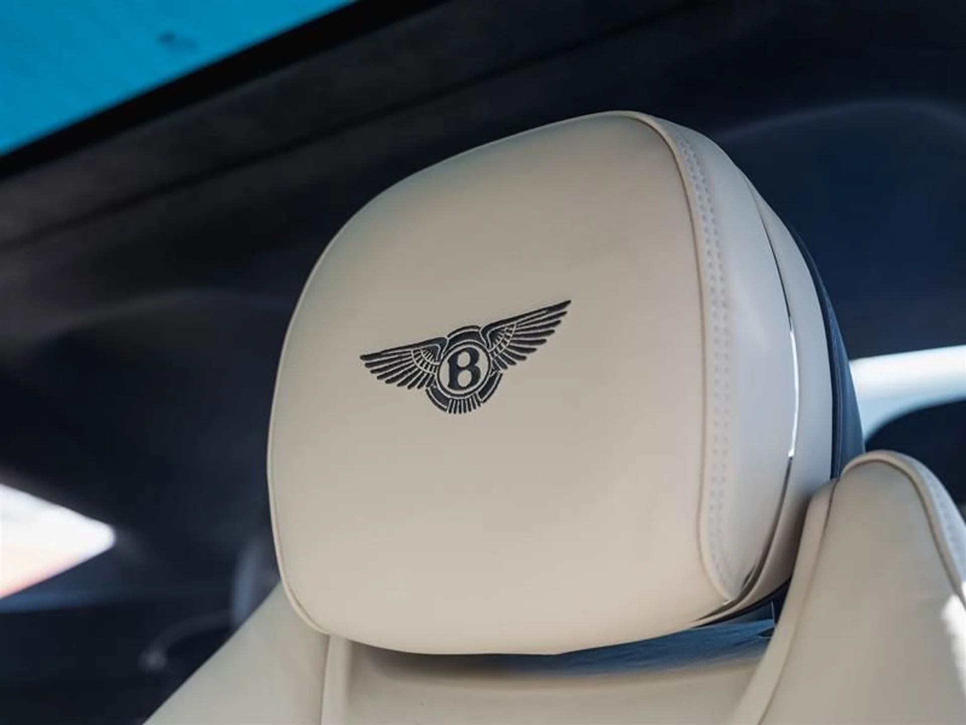 mph010_928811631_2bcvqp40_60a048f74d