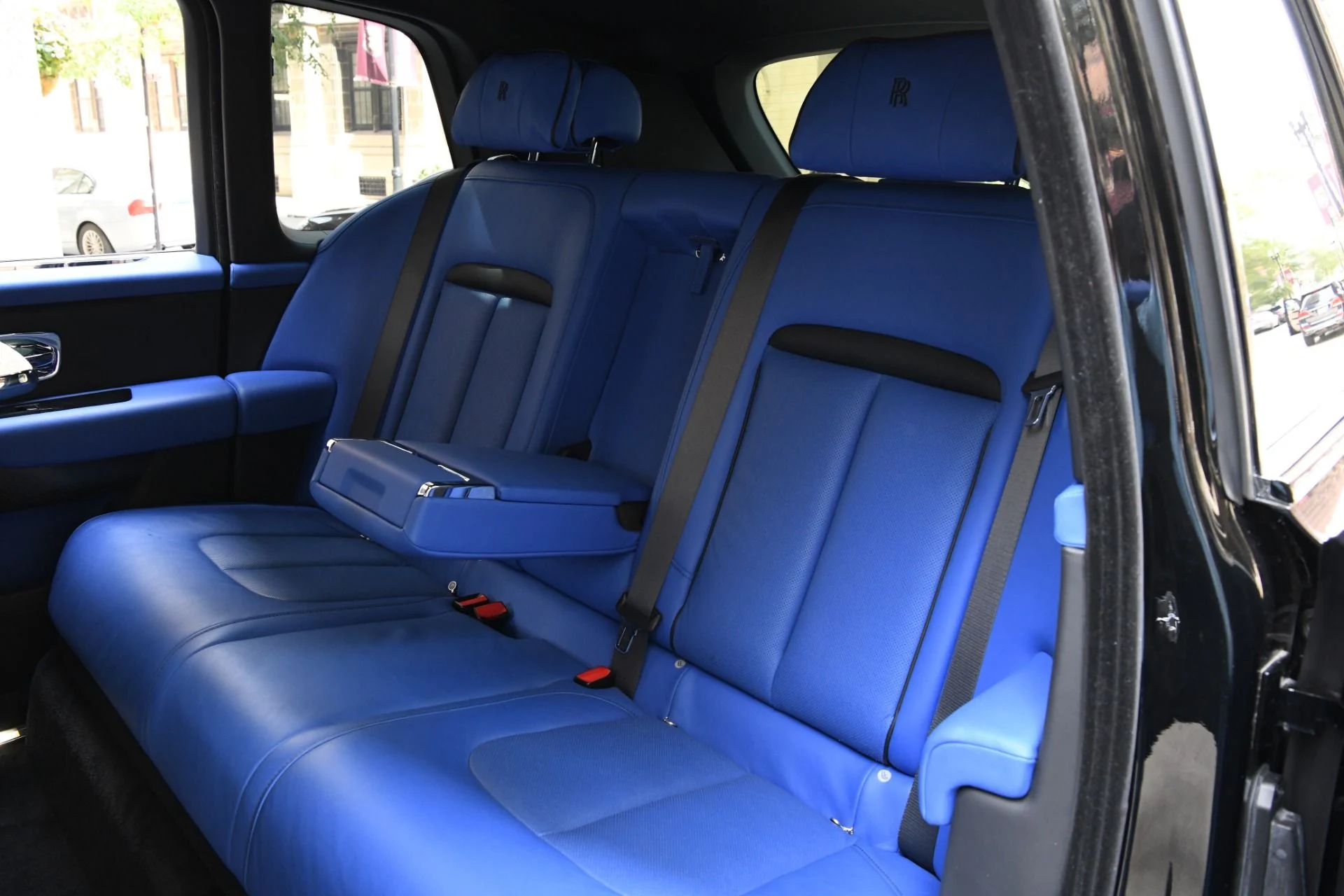 mph010_941580586_11928_p12_l_55daf808e5