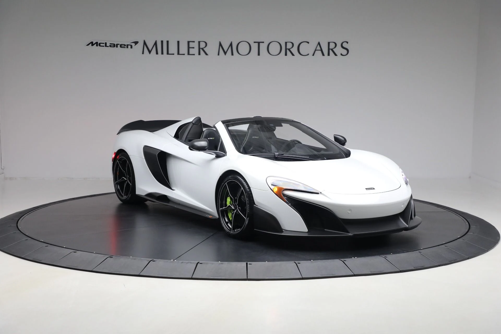 mph010_943213559_Used_2016_Mc_Laren_675_LT_Spider_0579b8b82e