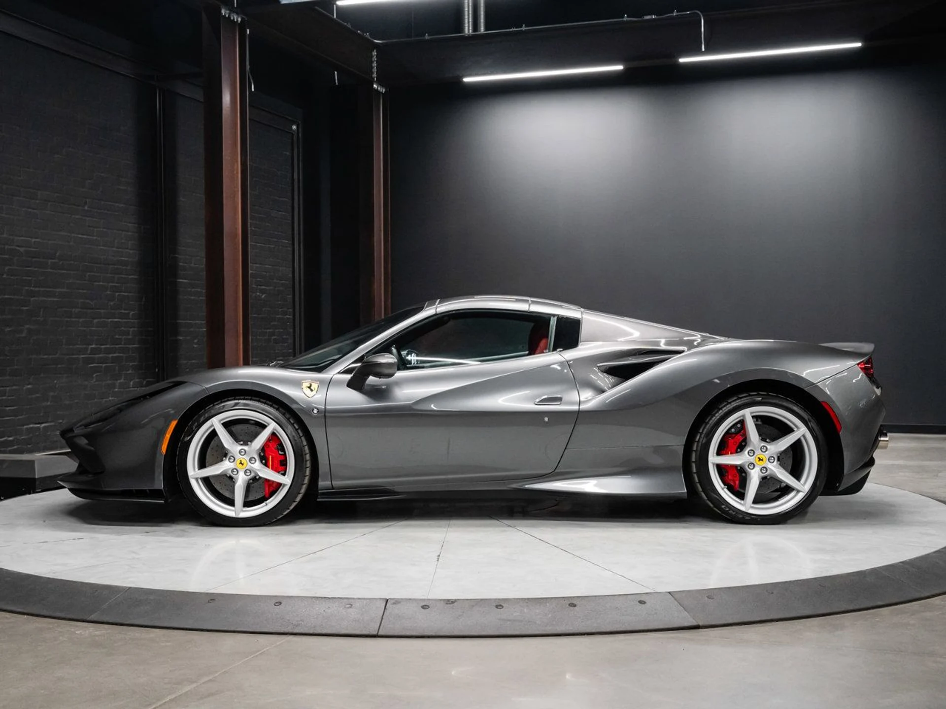 mph010_943406837_ferrari_f8_spider_2021_873f336032