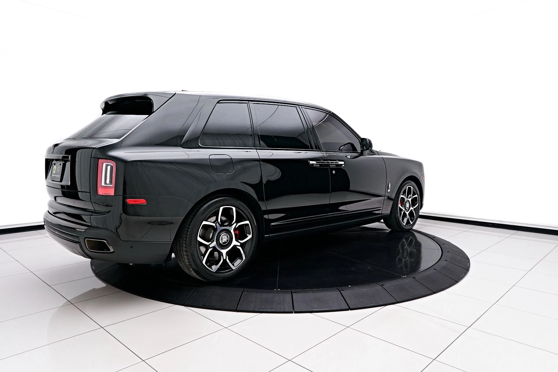 mph010_943588520_Used_2022_Rolls_Royce_Cullinan_Base_1679686724_e2ca2c0292