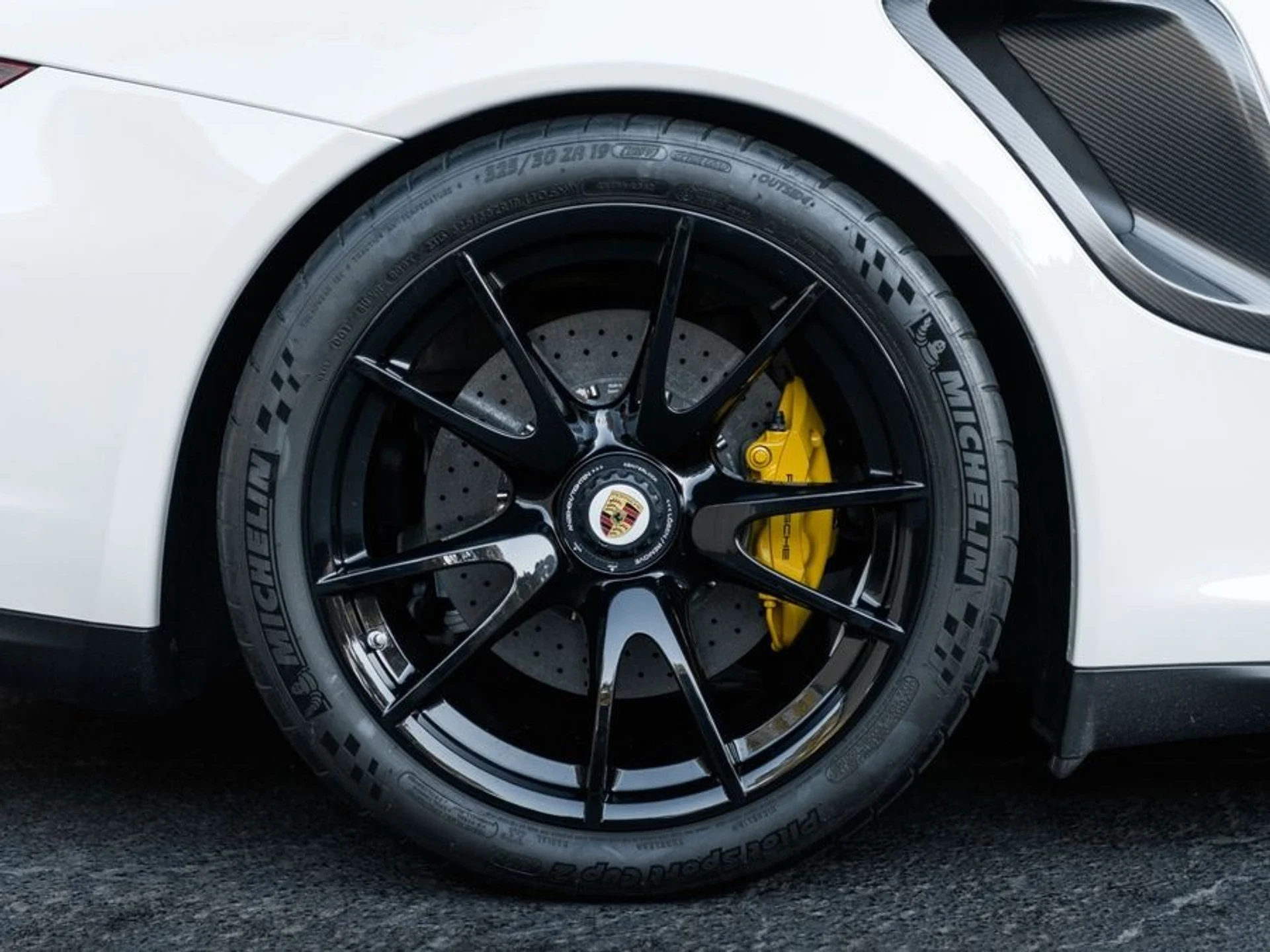 mph010_943873353_b87ef4c6_3302_4b2b_b25c_b51e4deb39de_f7085ffded