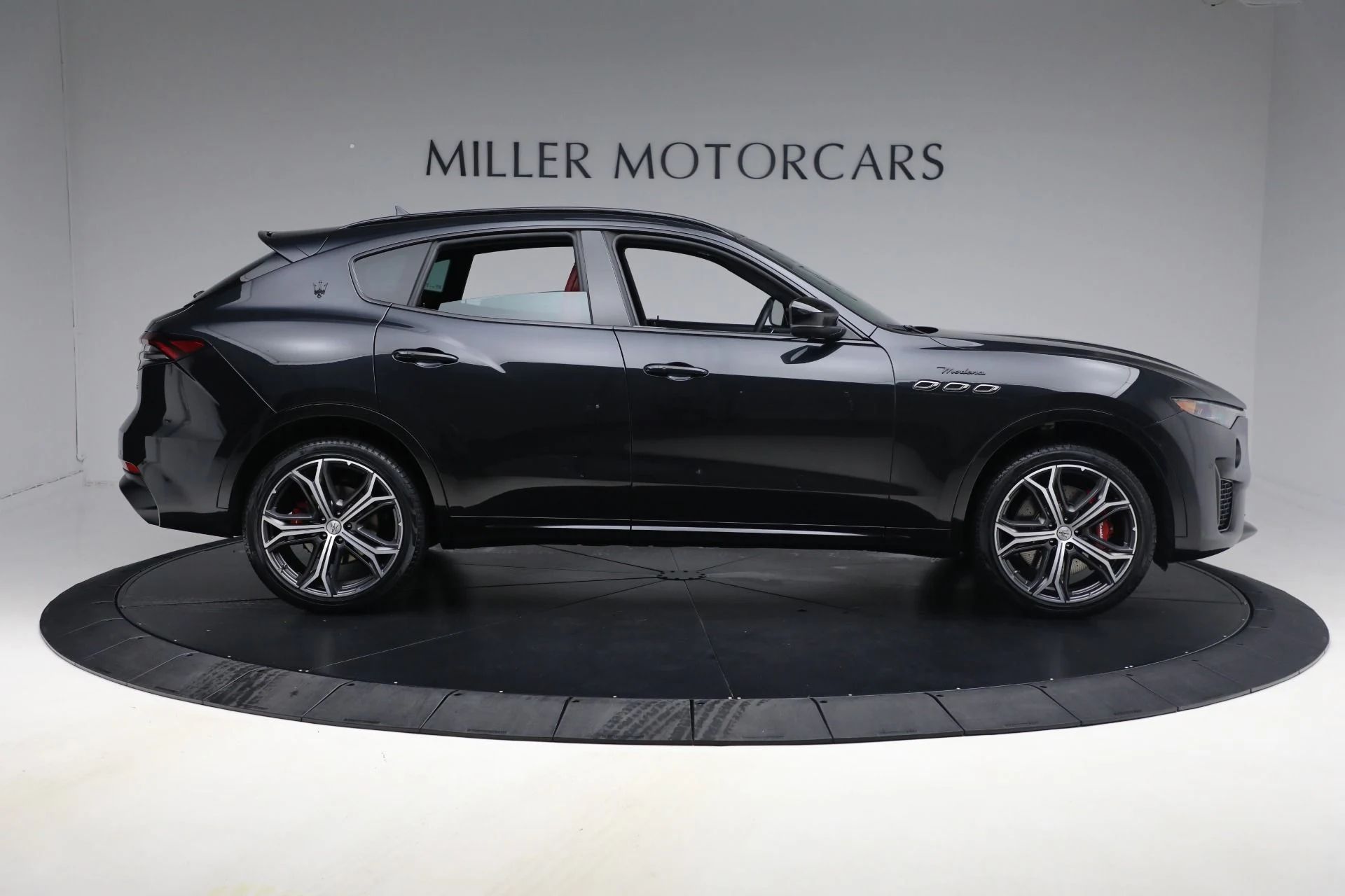 mph010_946734930_Used_2022_Maserati_Levante_Modena_60a8dc136b