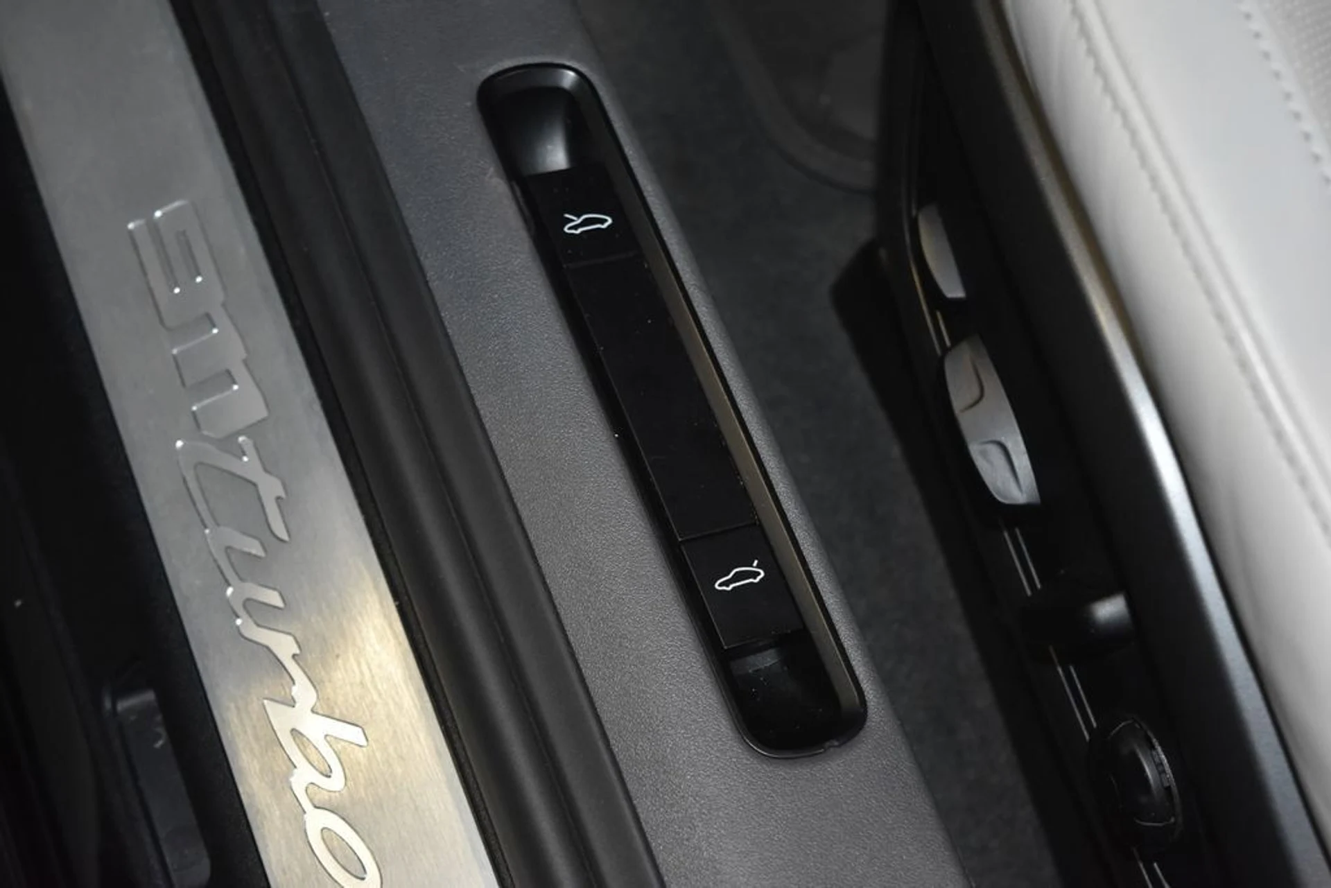 mph010_947088146_38ae099bc769173b160aa0ed88e4be6ax_e44df4e233