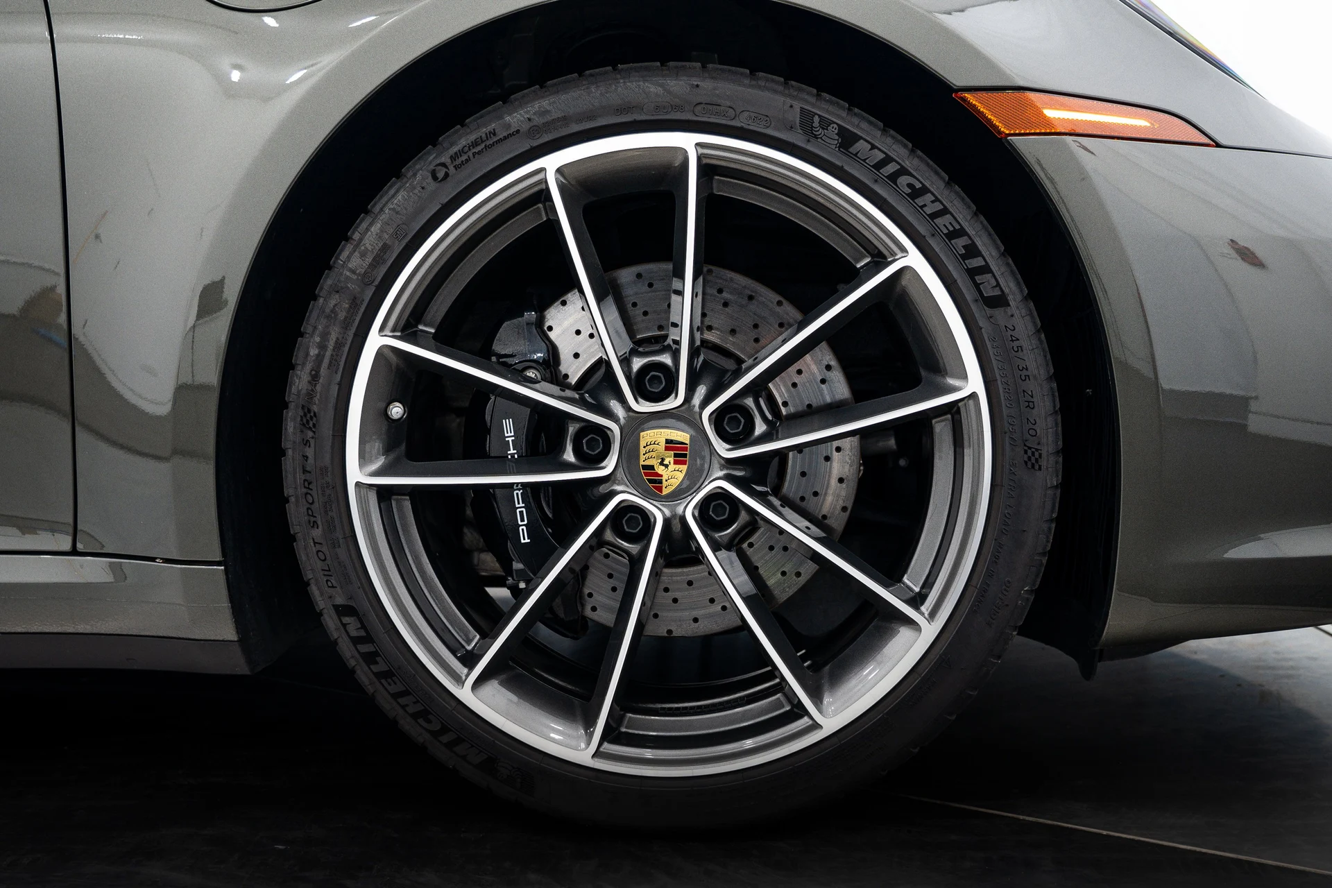 mph010_949404814_c95fa44686f9025b6eecb4b148155ea0_563ee9ad84