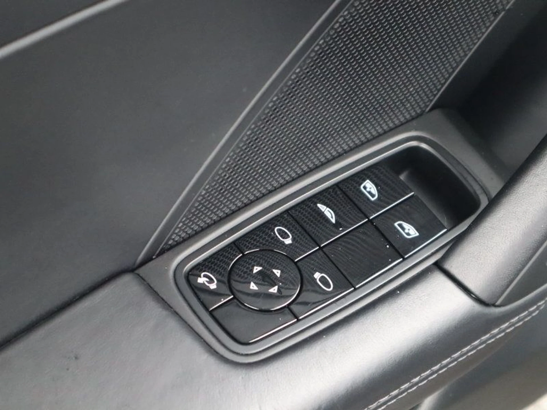 mph010_958148893_37193162_08935_3602bb28dc99f943517d6a64f10b64a7_0c72adc018