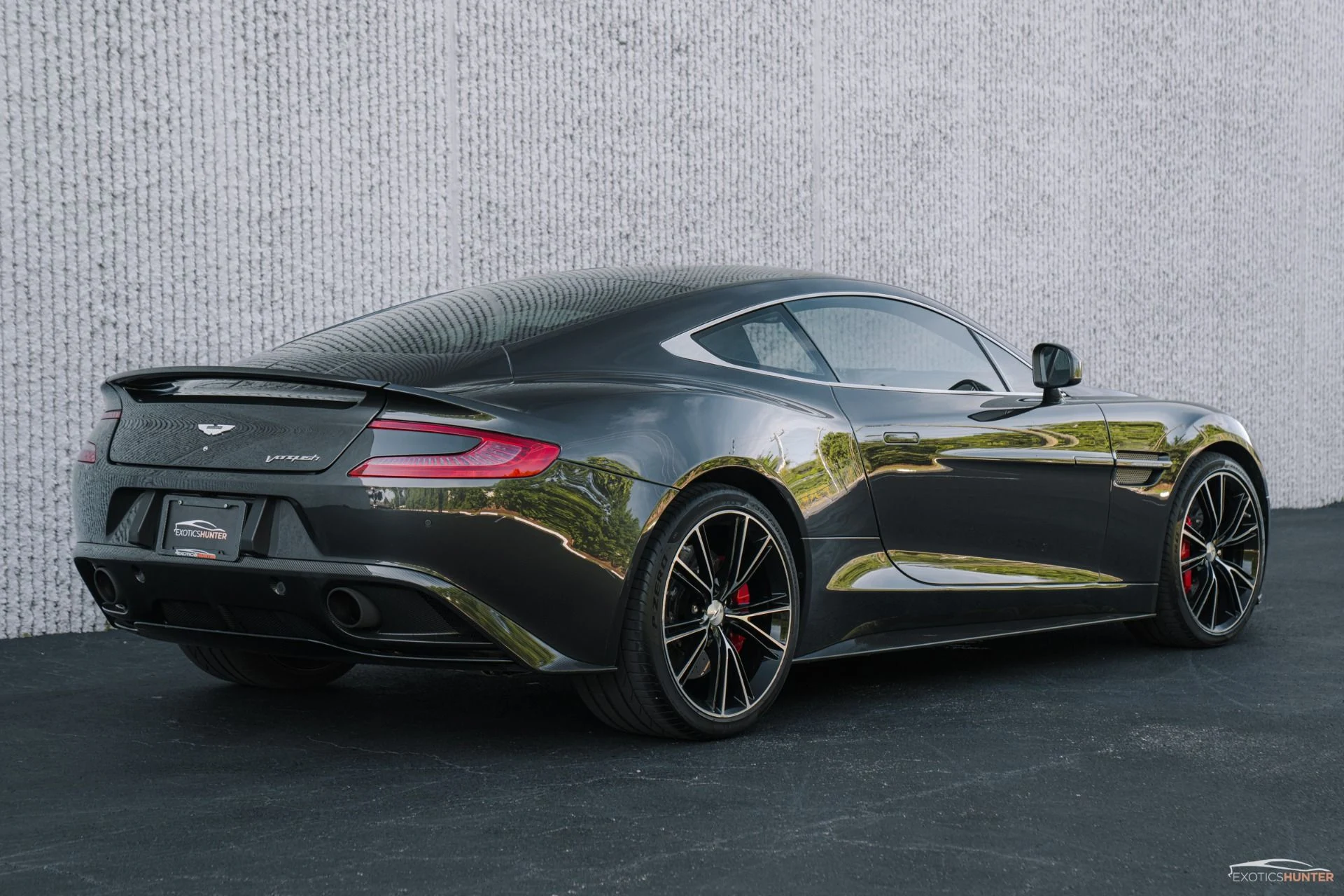 mph010_964446528_Used_2014_Aston_Martin_Vanquish_Carbon_Everything_1754011458_3154d365f2