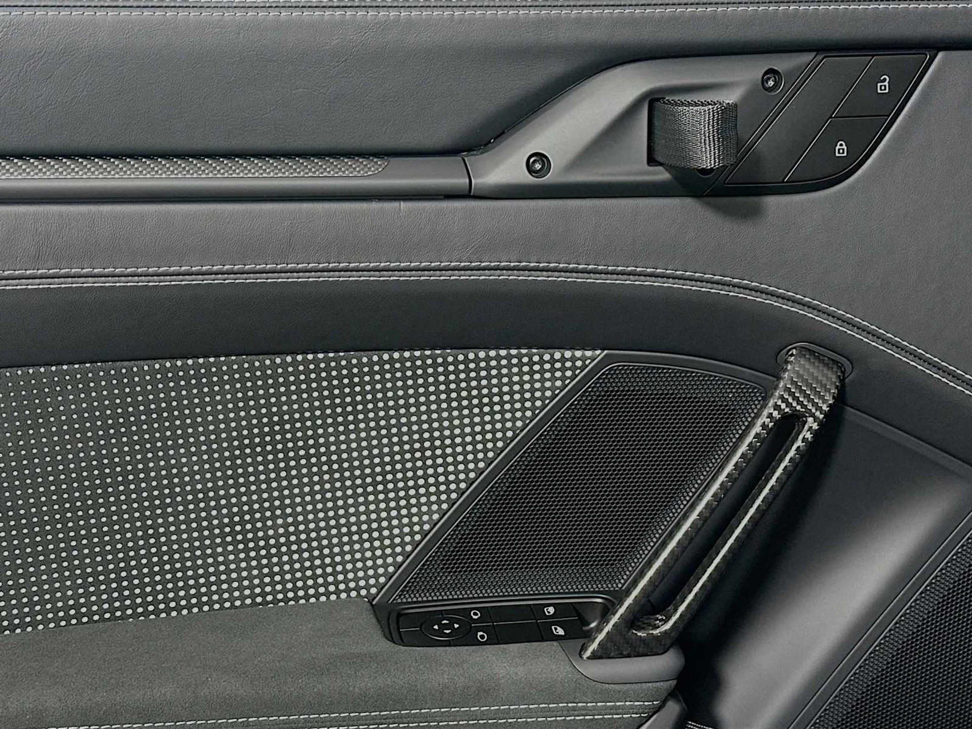 mph010_973859894_3bb71138cb65ad5e67423c0de5eed3d4_e153621207