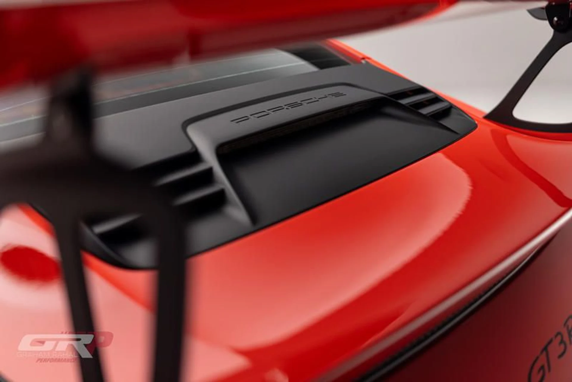 mph010_975940910_F3_B4_EFF_8_95_E6_461_A_B139_BA_3_B66_F81_DD_8_55ecaee3cf