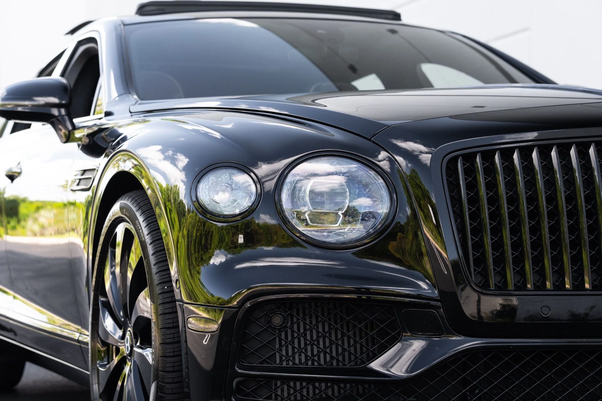 mph010_980119097_Used_2023_Bentley_Flying_Spur_S_V8_1778782784_d0a6c643c7