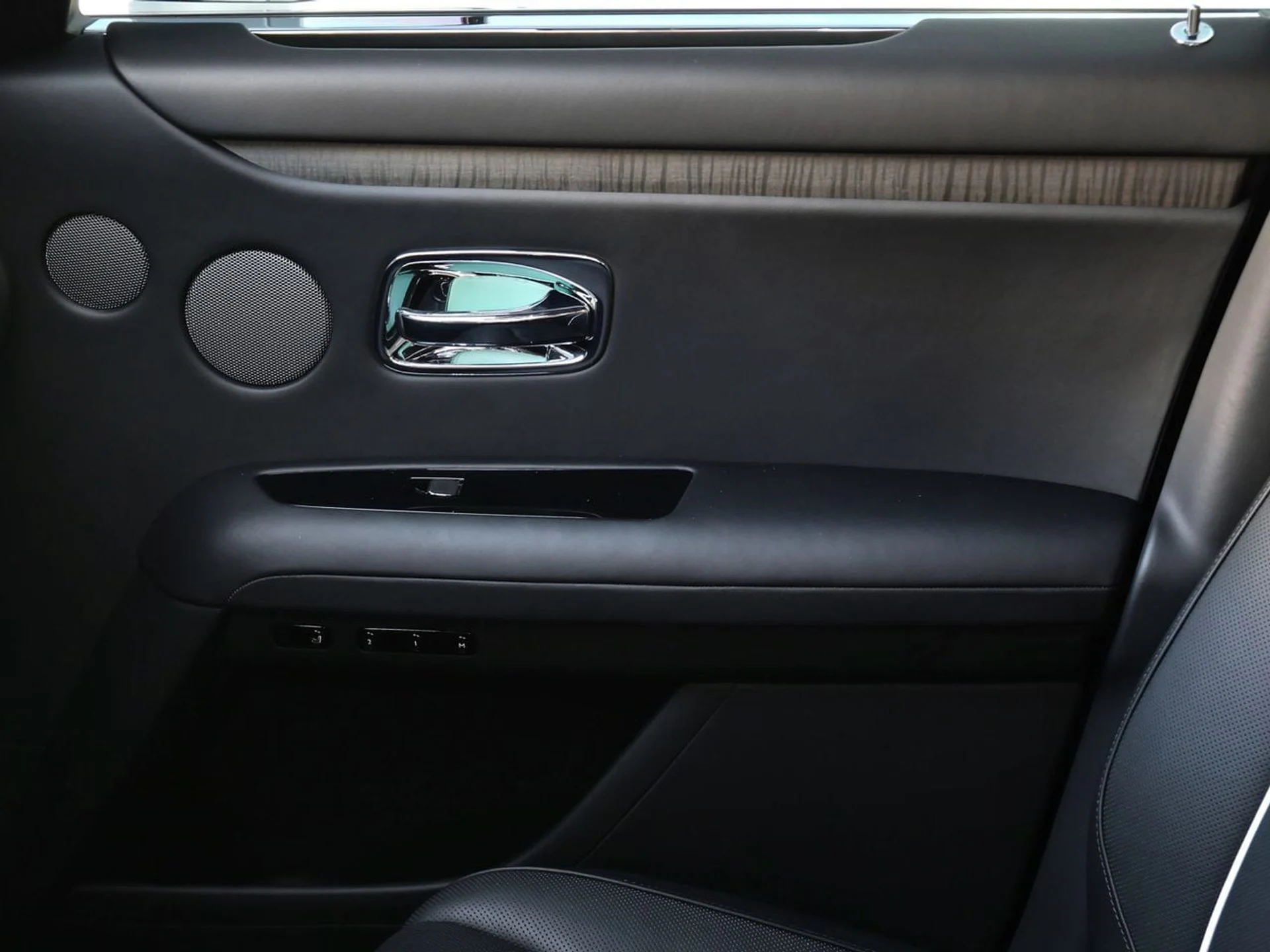 mph010_981940534_b45c074e2f17736bfedfb4994c53957ex_69459936fc