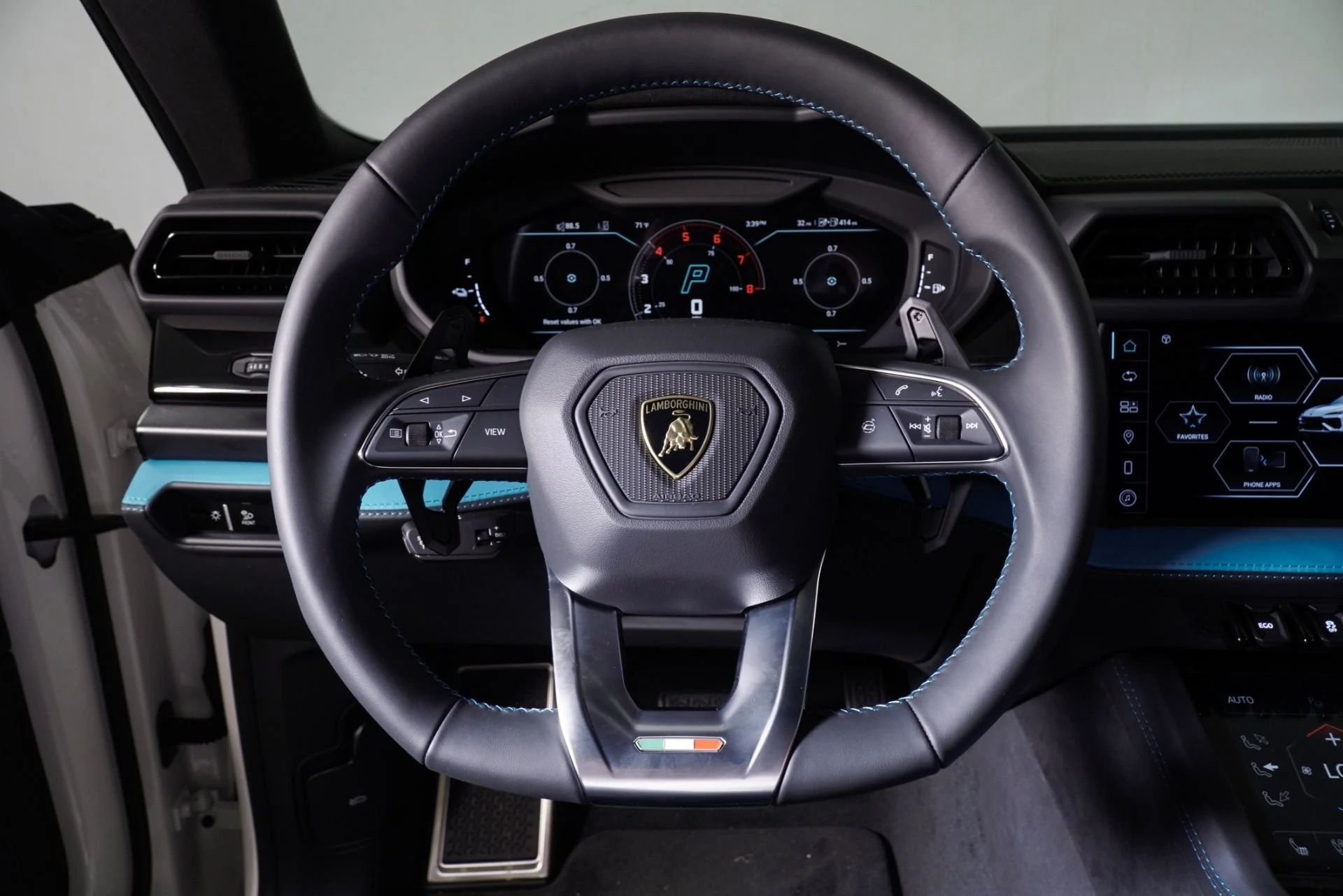 mph010_988336745_New_2025_Lamborghini_Urus_SE_1770747580_f1d292da87