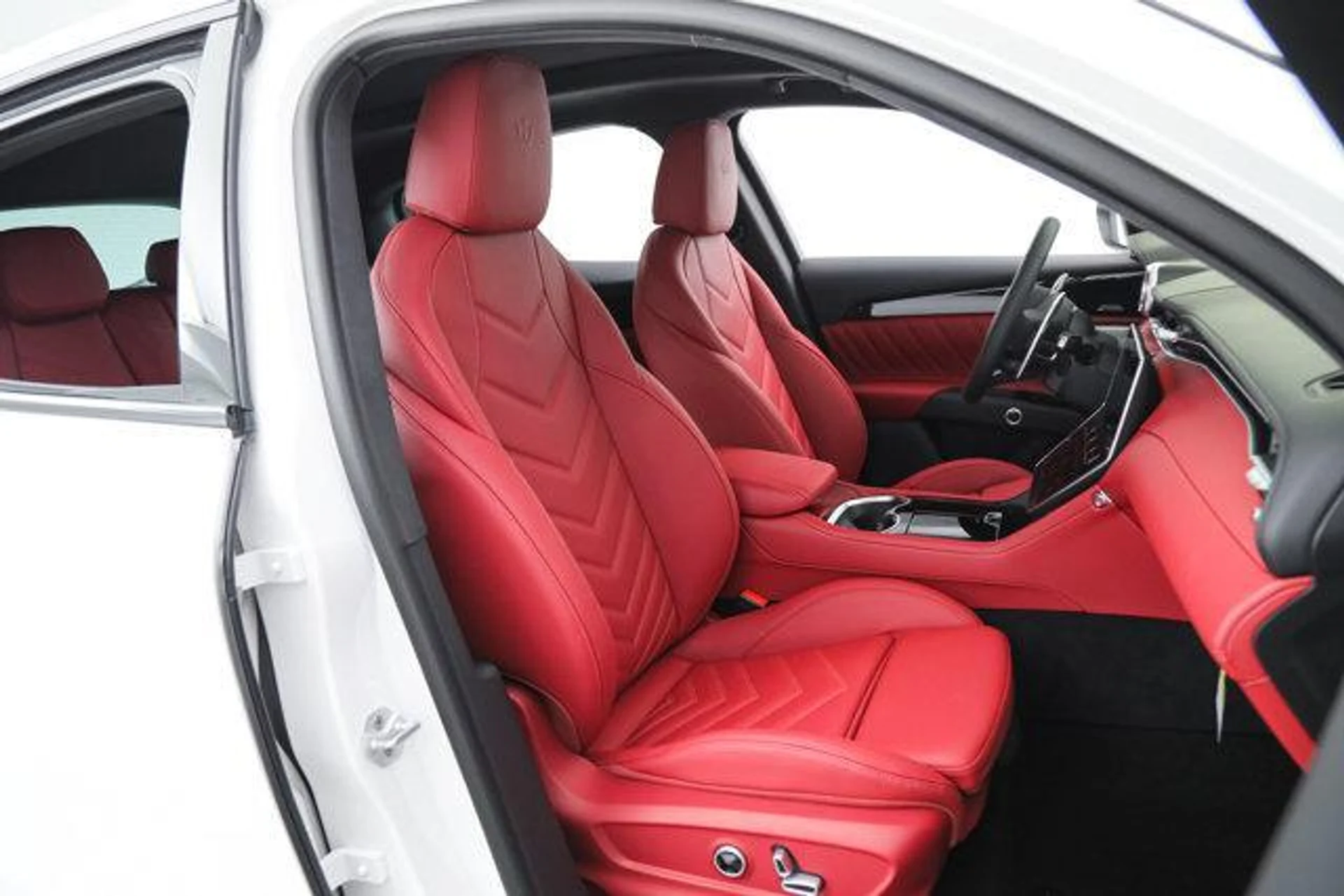 mph010_992848749_edx_K6u3_SWT_Ls4_P4di_Mk2_M_Ix_T_Gs_a2f0d97b72