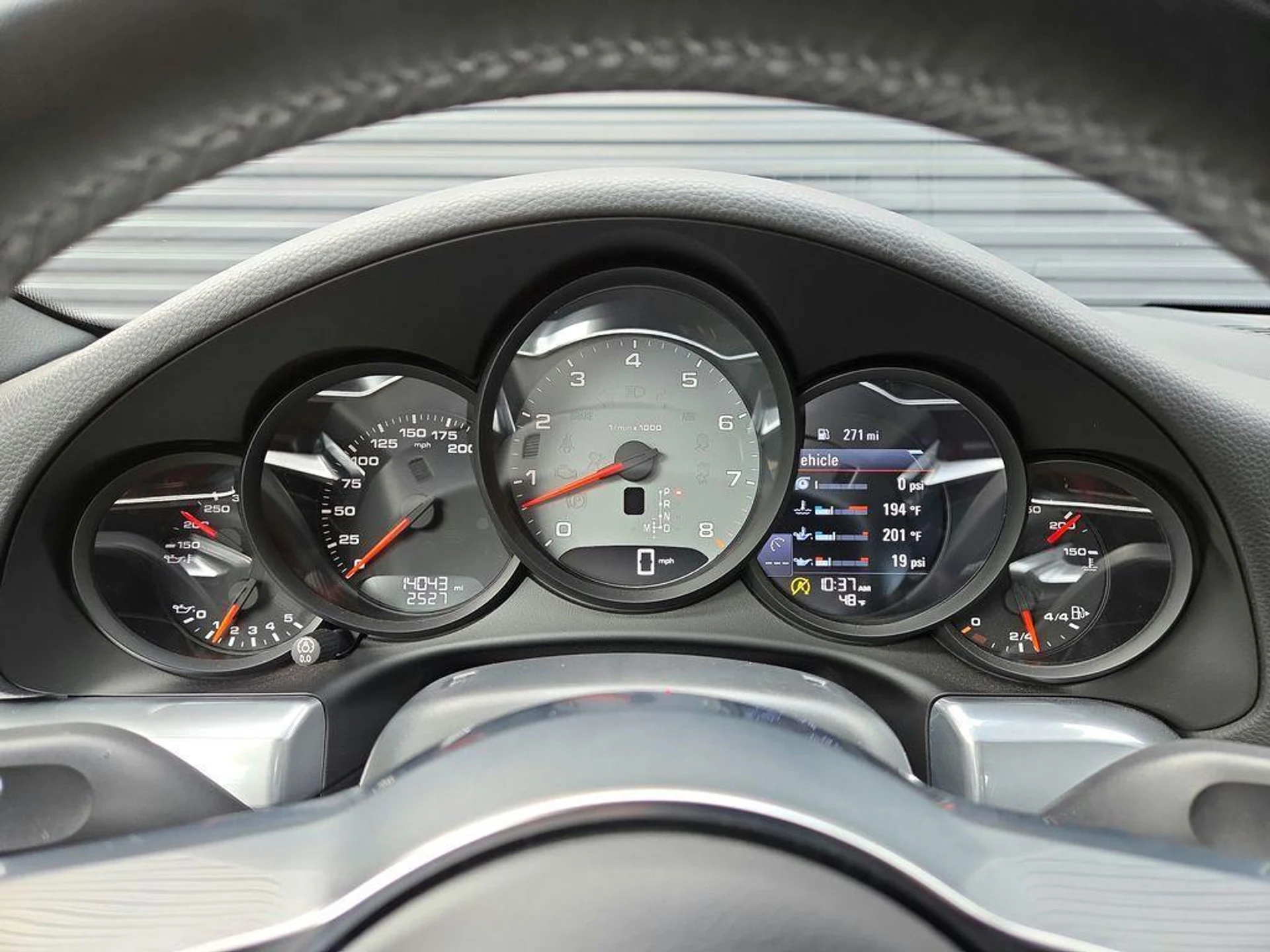 mph010_993663281_yf_H_Tux_Ffdc_Uq6_Xw9w_VST_8yg_EMDM_a533f36b90