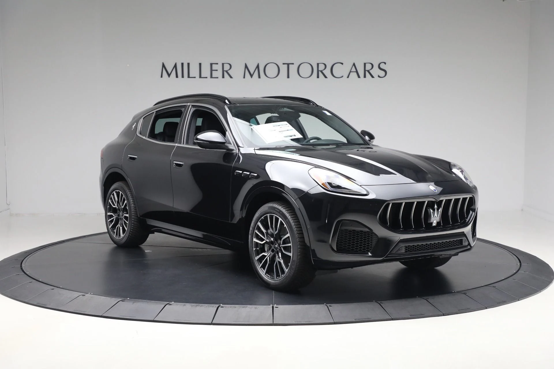 mph010_995801232_New_2025_Maserati_Grecale_1759240839_f2aa13130f