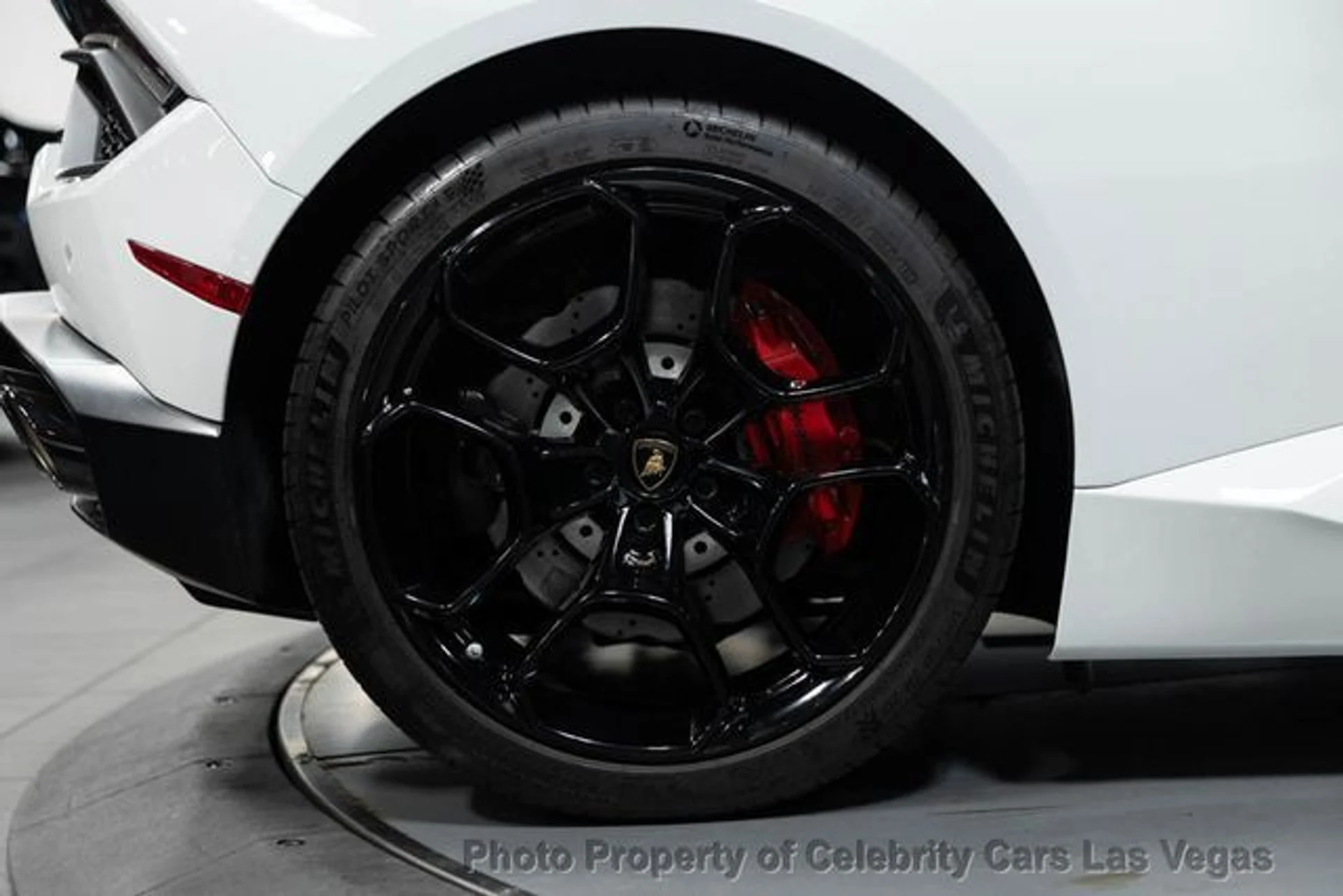 mph011_1003467130_used_2019_lamborghini_huracan_lp5802_9707_22868387_16_640_15879fc0f1