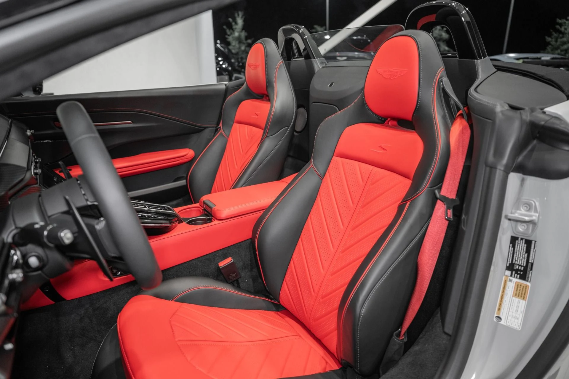 mph011_1006435599_New_2026_Aston_Martin_Vantage_S_Roadster_1786373251_465515ed14