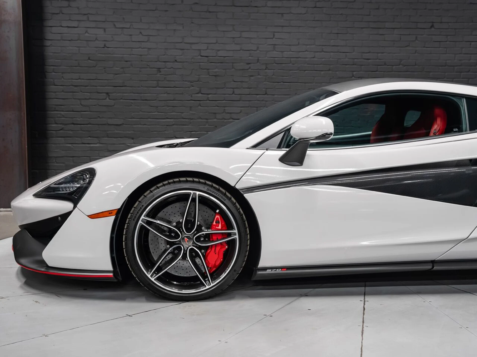 mph011_1008371756_mclaren_570s_2017_4e1036aba7