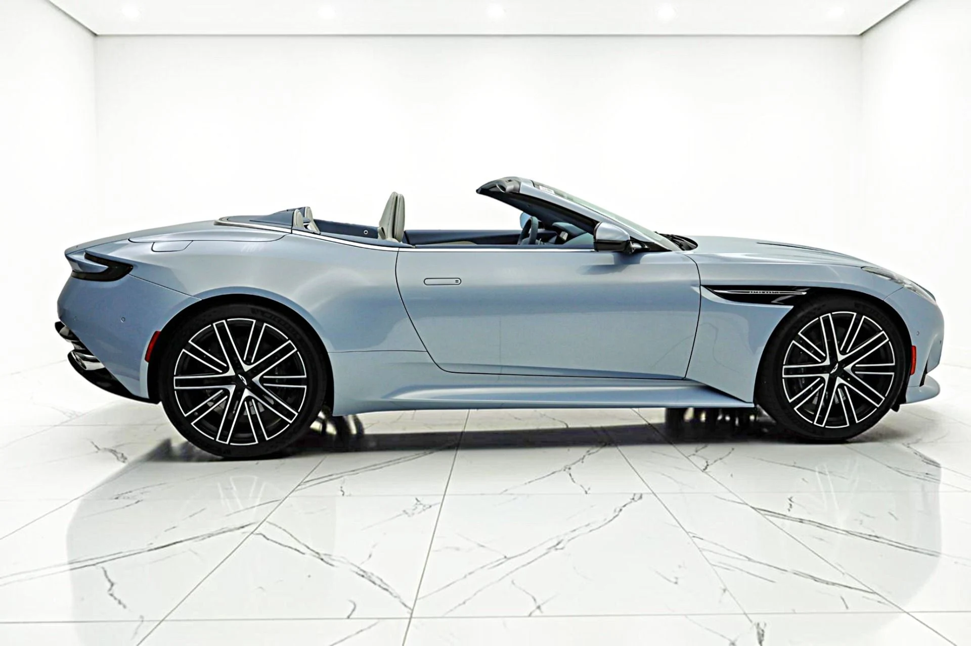 mph011_1012096565_New_2026_Aston_Martin_DB_12_Volante_eb5e307396