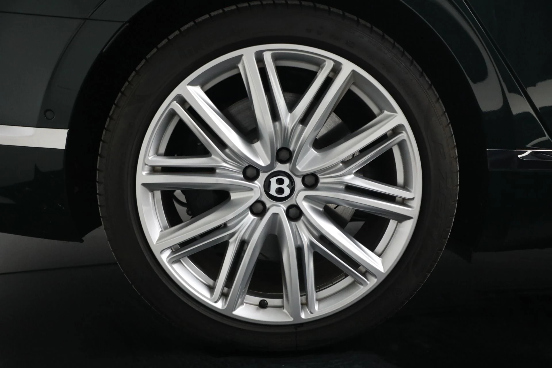 mph011_1012736311_Used_2023_Bentley_Flying_Spur_Hybrid_1770396023_b14737fc35