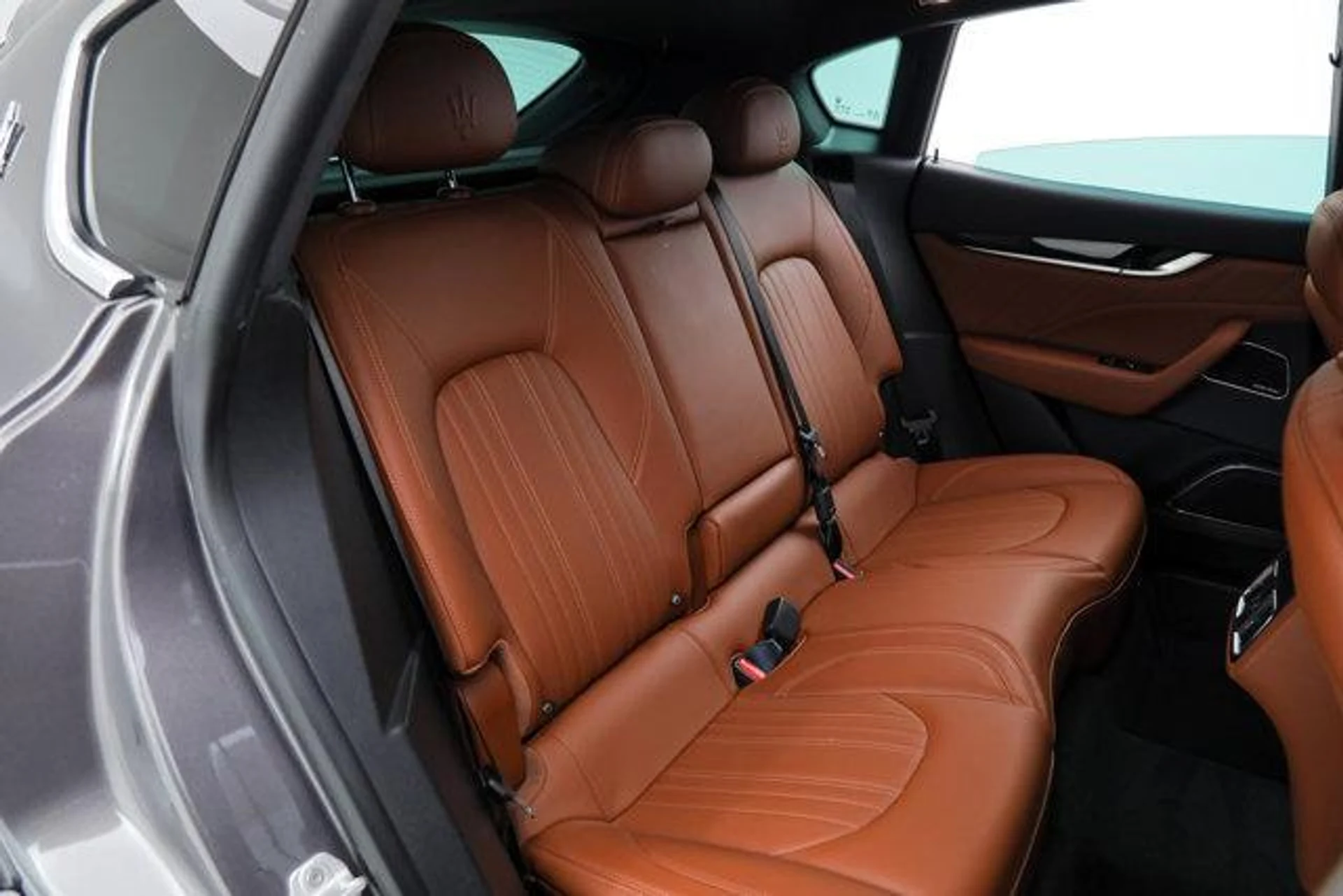 mph011_1018213893_W61a_Hc_W21y9_U5ic8tx_Gu_EBZSVA_8_a47b278eb1