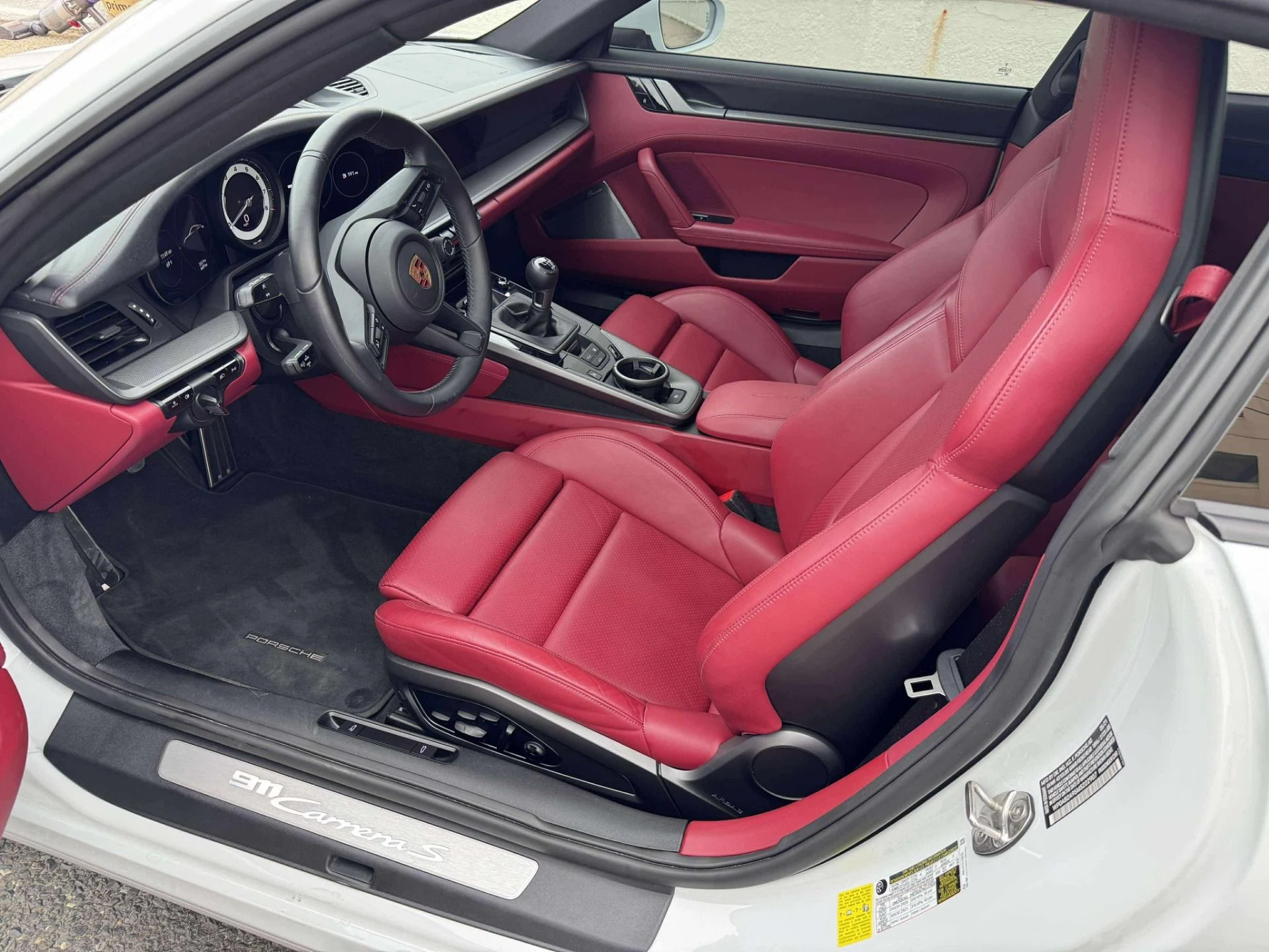 mph011_1023095812_Used_2021_Porsche_911_Carrera_S_1760720920_d285fbde11