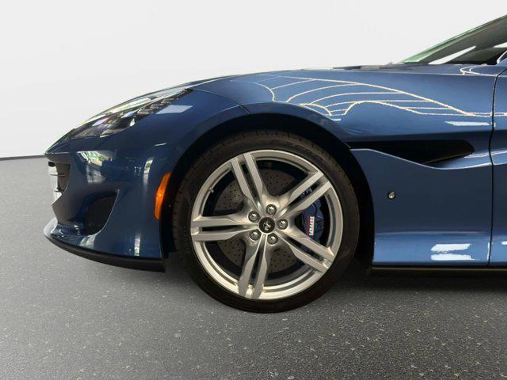 mph011_102335744_4p_TF_0b_Y0_BARZ_9_ED_1gz_Yg_G36_VODA_5e4ac55c83