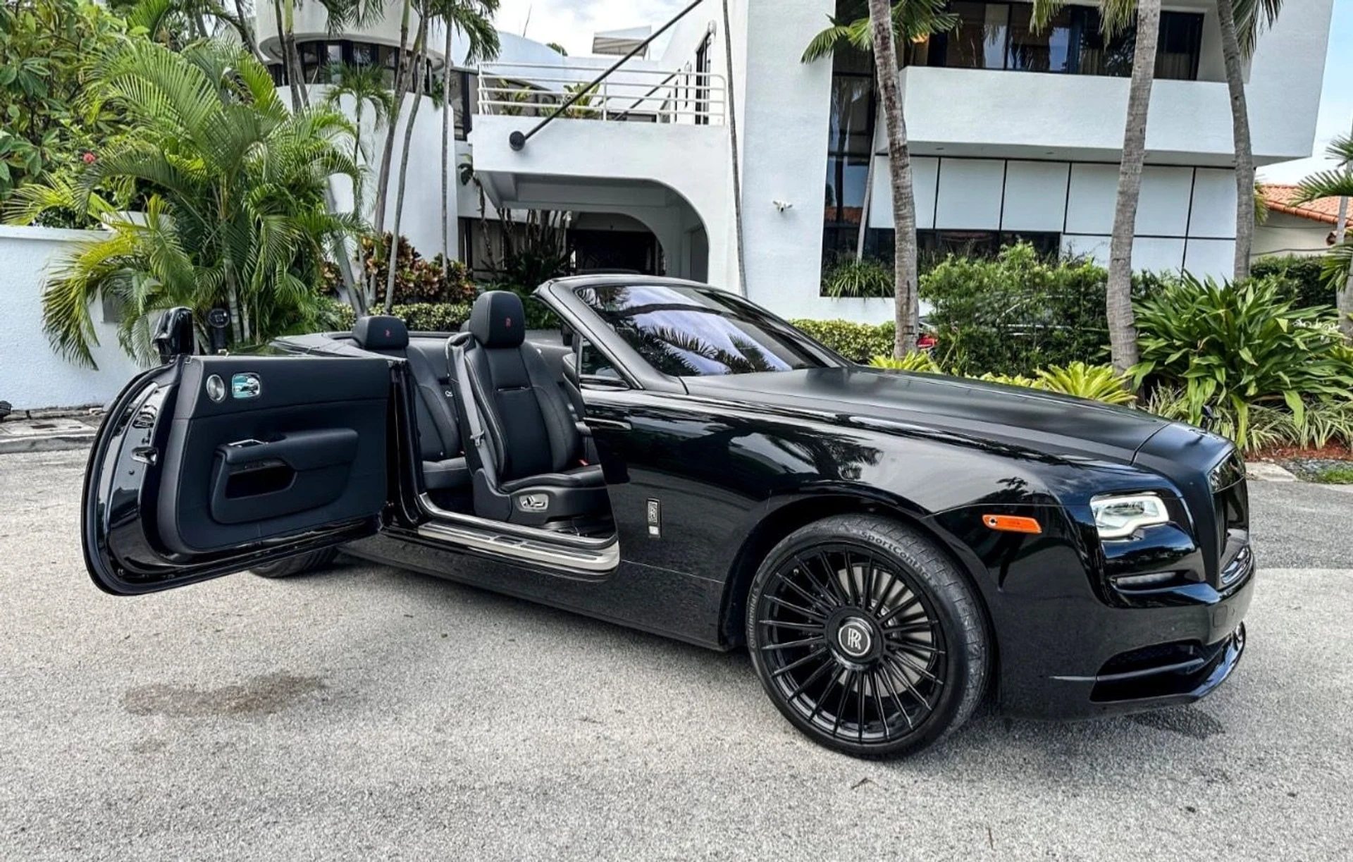 mph011_1024888158_Used_2020_Rolls_Royce_Dawn_Black_Badge_1765830390_80f6663237