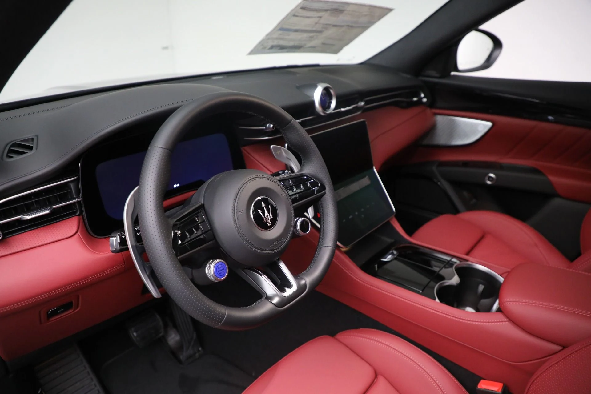 mph011_1036562651_New_2025_Maserati_Grecale_Modena_1738436749_7a557d6334