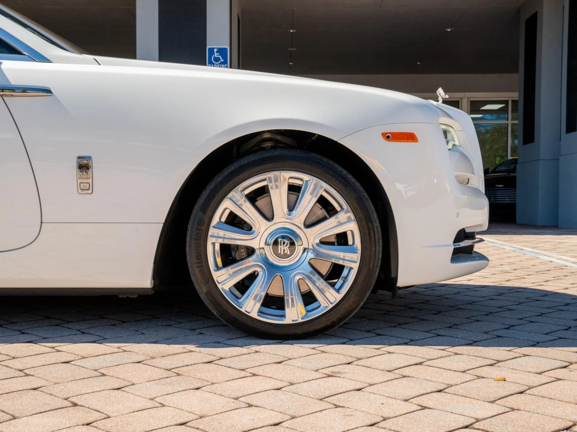 mph011_1037603733_Used_2016_Rolls_Royce_Dawn_2dr_Convertible_1769595363_63e39b93e4