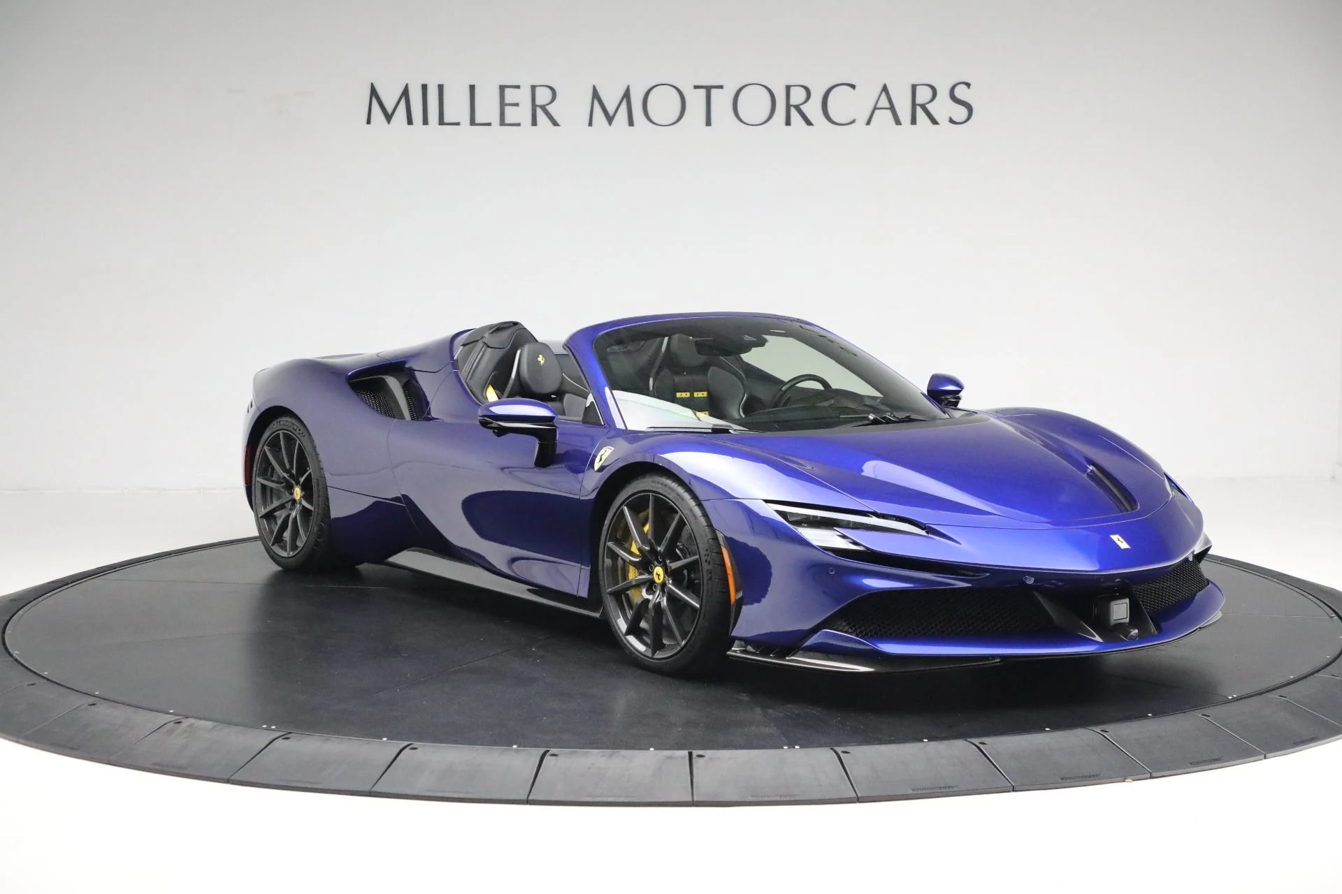 mph011_1039950430_Used_2022_Ferrari_SF_90_Spider_072648c1ba