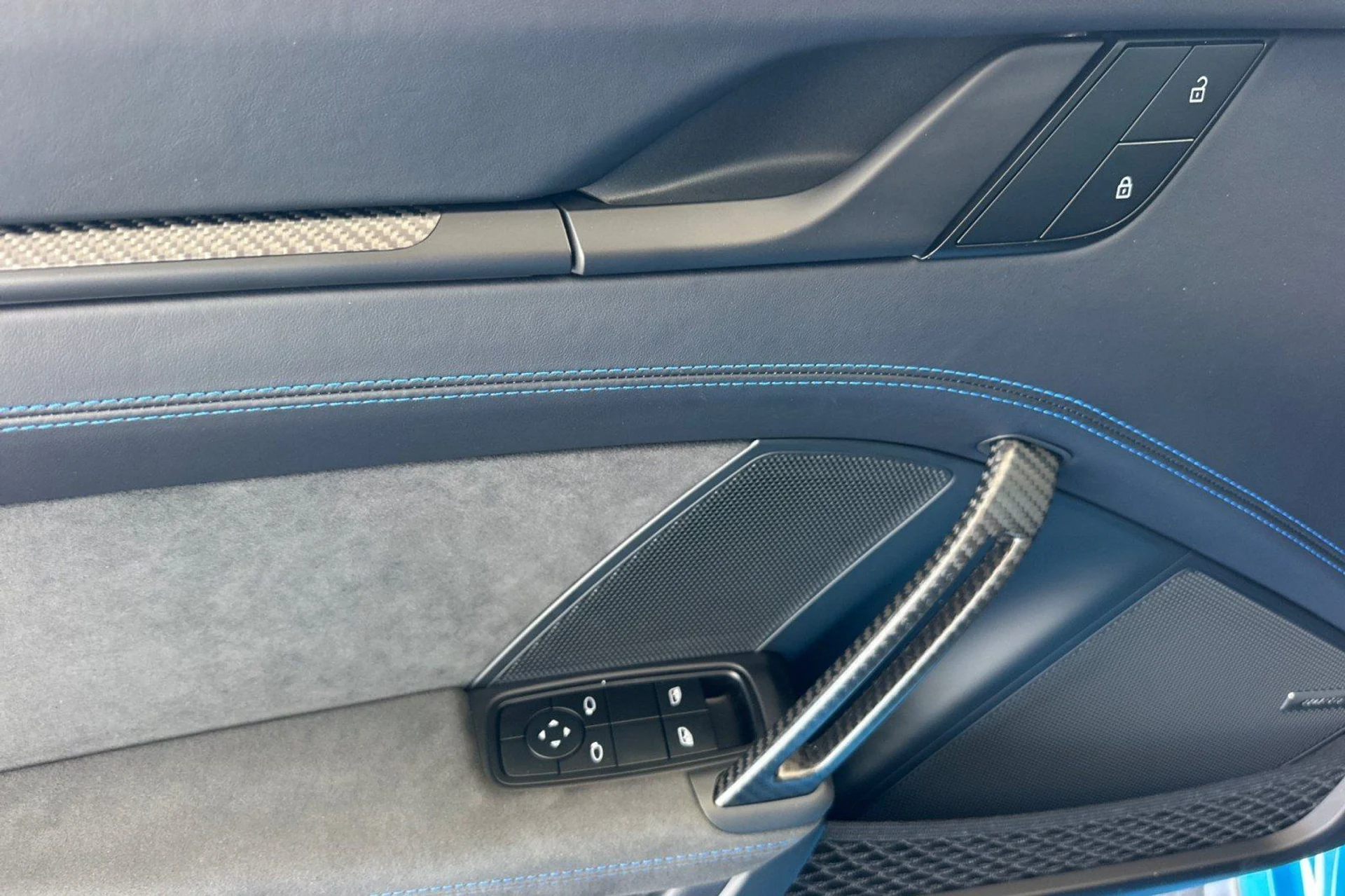 mph011_1043661795_24988ded9b6f19fd3c5d47367a1d599f_73fb727690