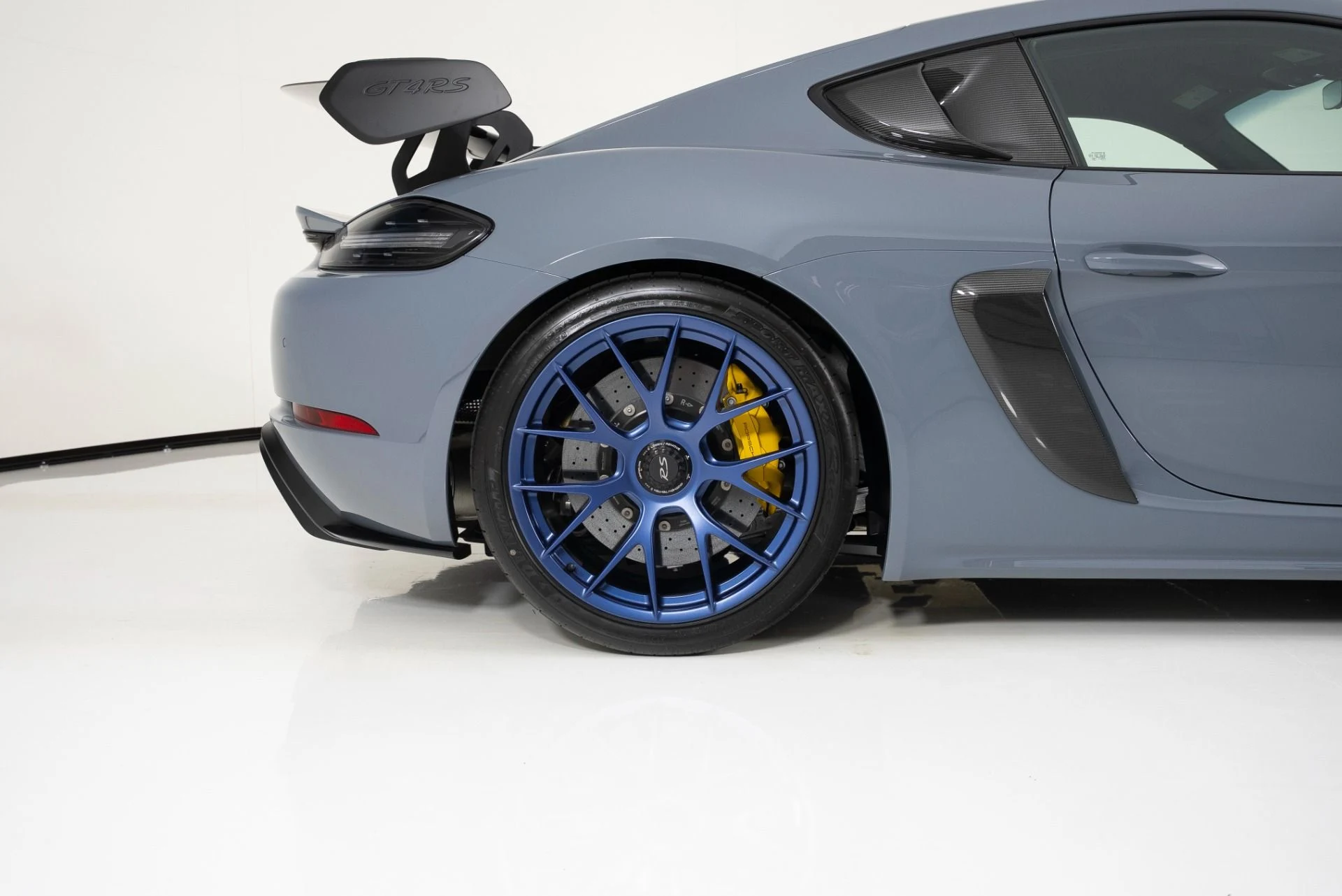 mph011_1045223704_Used_2024_Porsche_718_Cayman_GT_4_RS_1756417604_110b4a4f23