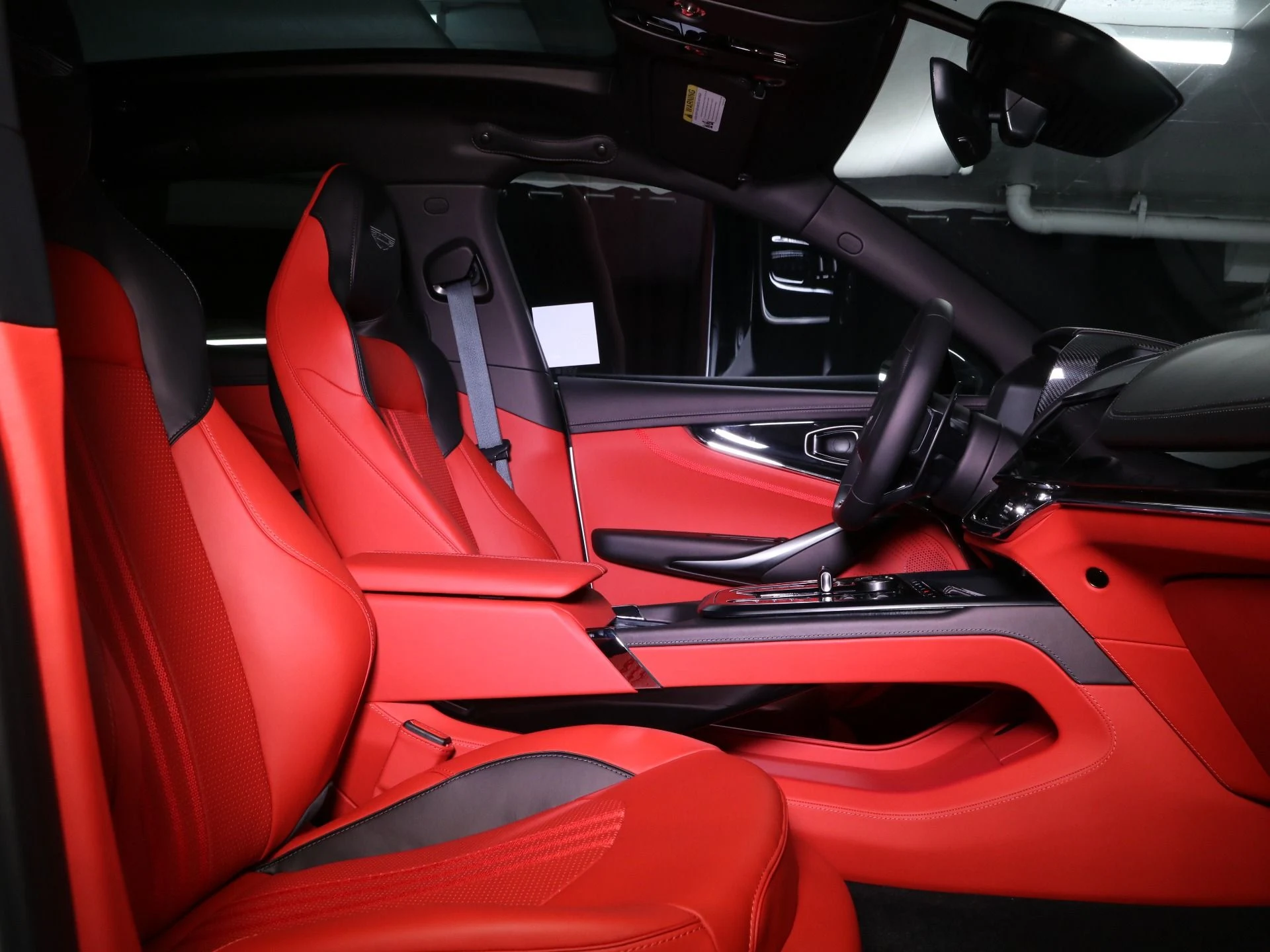 mph011_1048341311_New_2025_Aston_Martin_DBX_707_1758482627_318f9a1b26