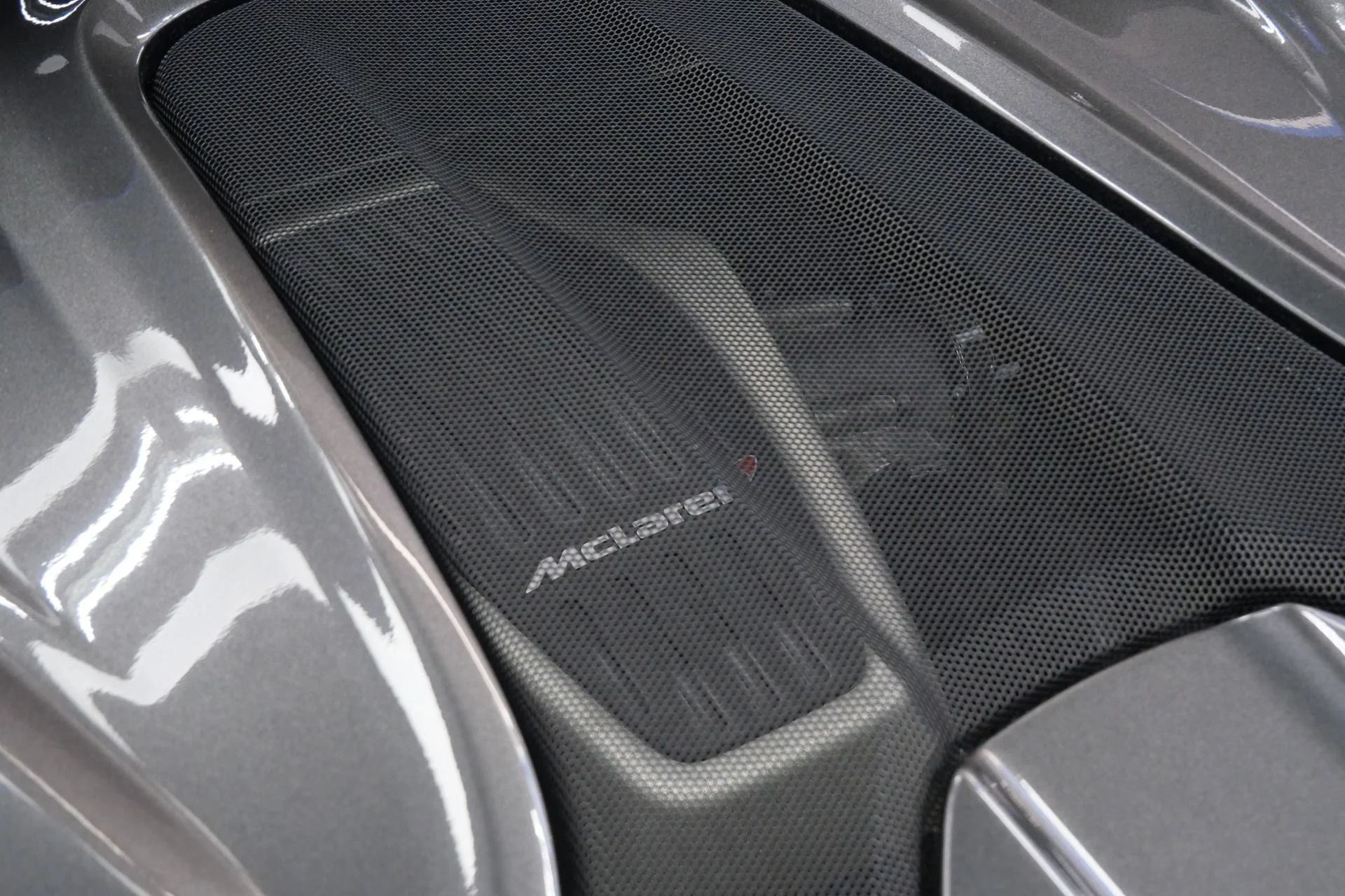 mph011_1051840729_Used_2019_Mc_Laren_600_LT_Carbon_Packs_1_and_2_Bowers_and_Wilkins_Audio_Ultra_Lightweight_Wheels_1767975670_d871d9d70a