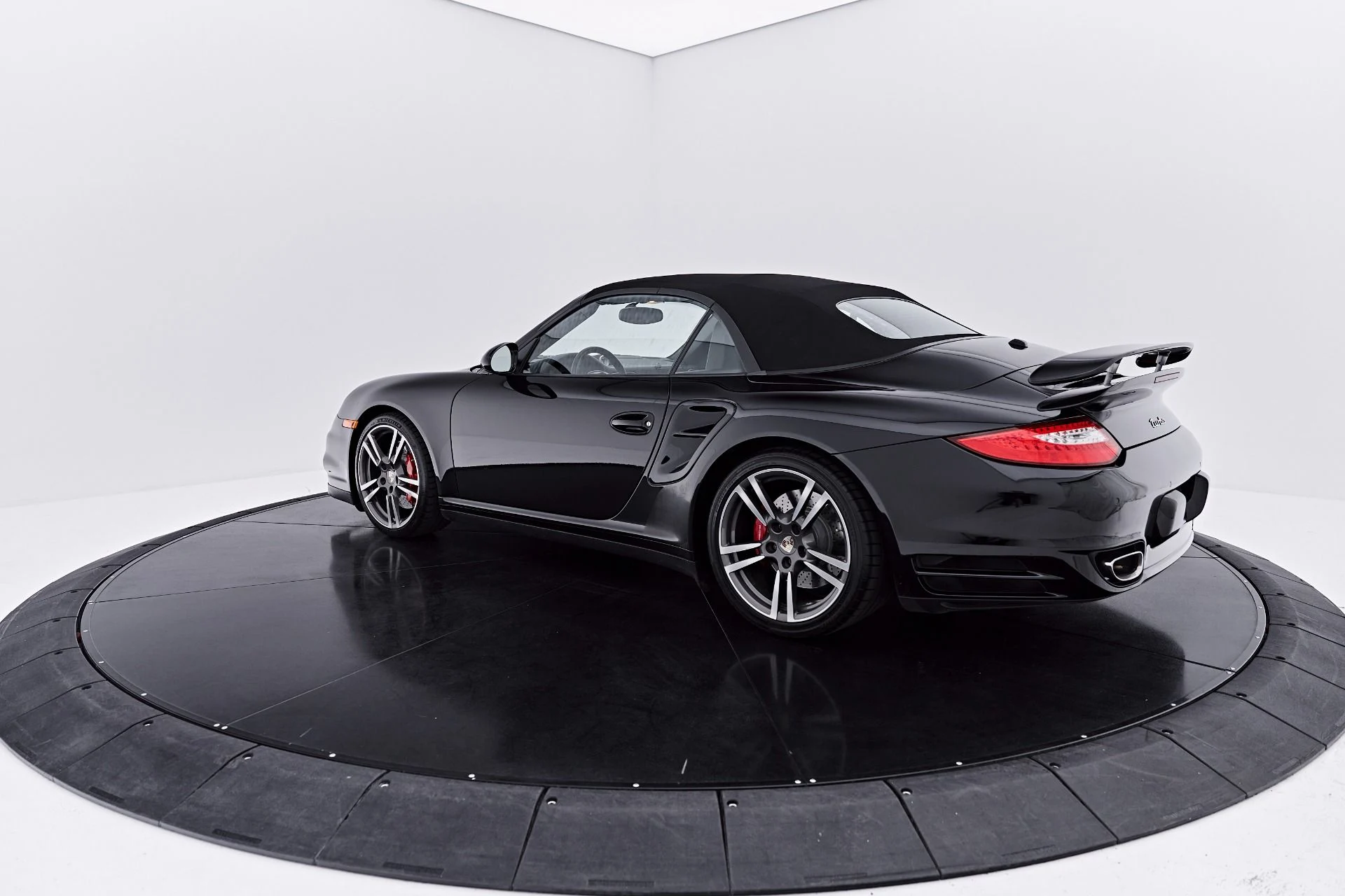 mph011_1052173350_Used_2010_Porsche_911_Turbo_1785431108_ee0a3cdb9d