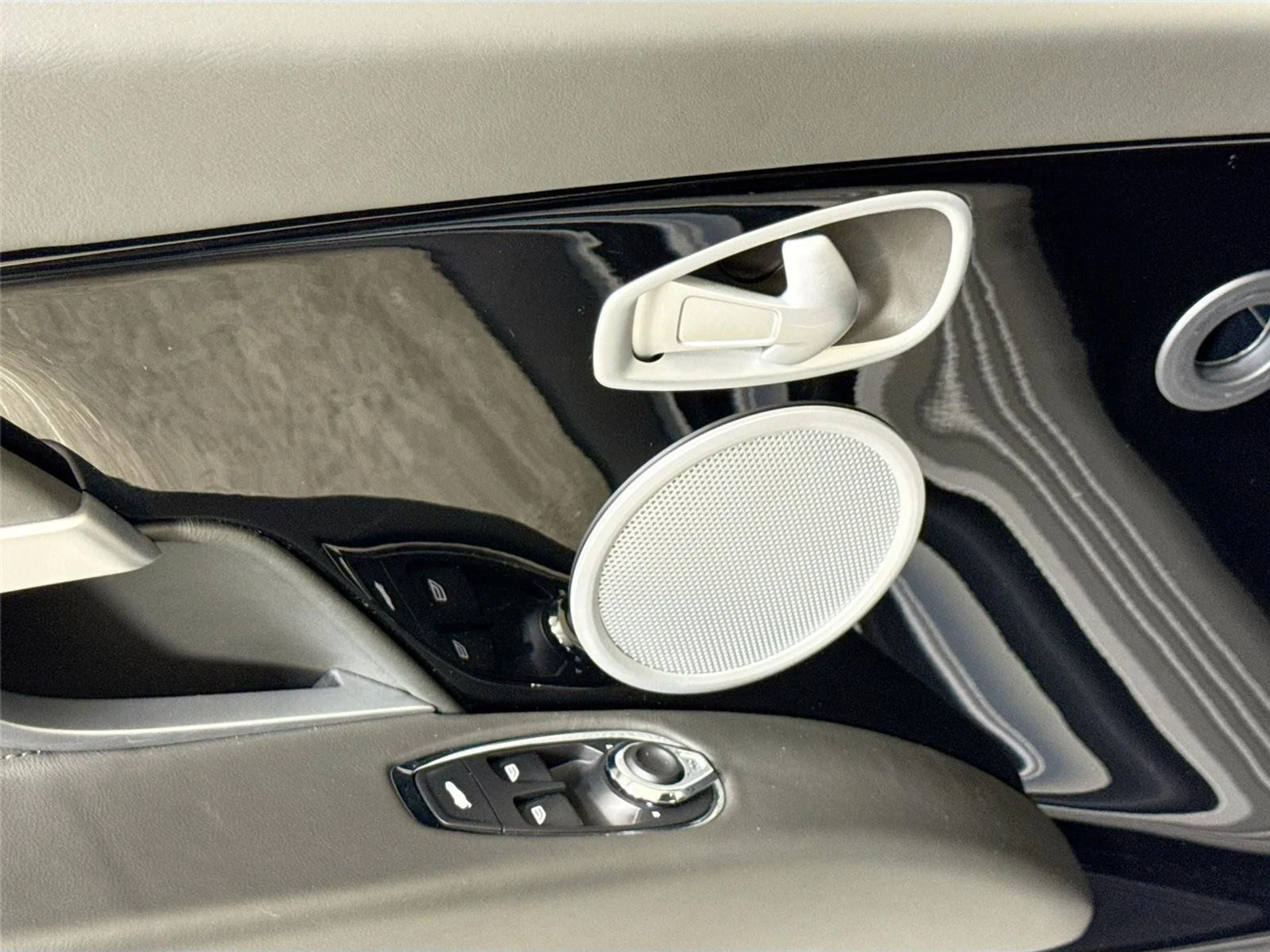 mph011_1061208569_fb574ec70f765fafe4039f71fd849a1f_e2227c9291