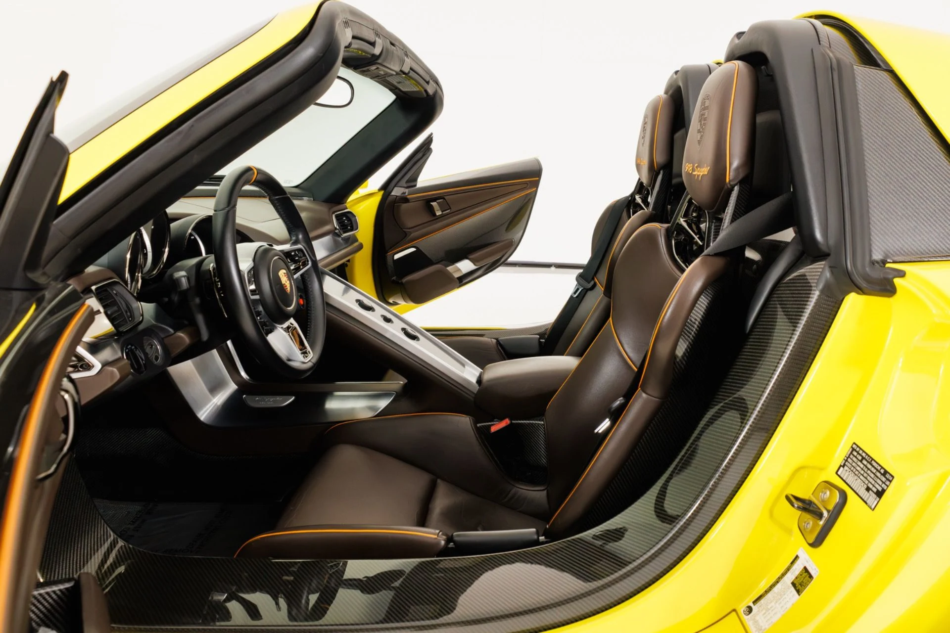 mph011_1069556182_Used_2015_Porsche_918_Spyder_1789427620_715141d93a